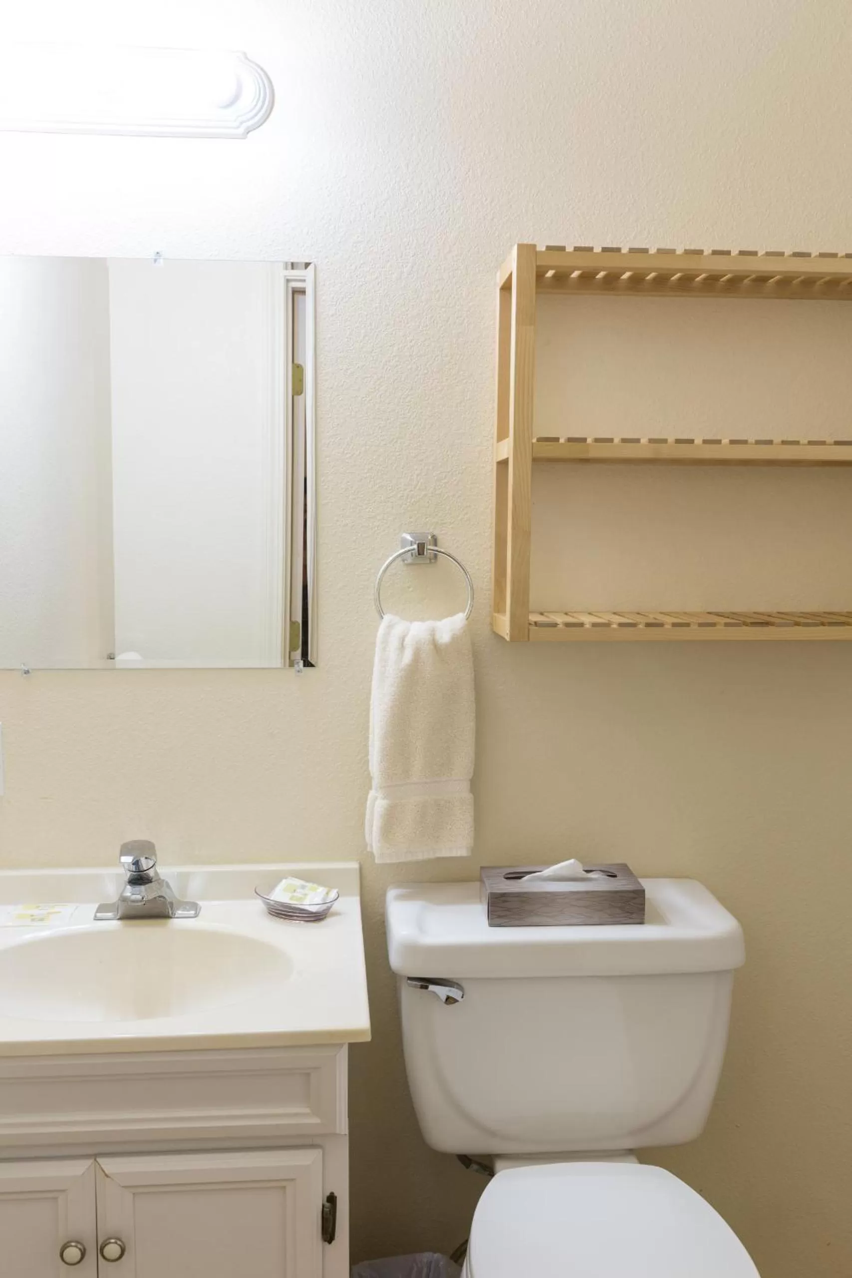 Bathroom in Hotel Cathlamet