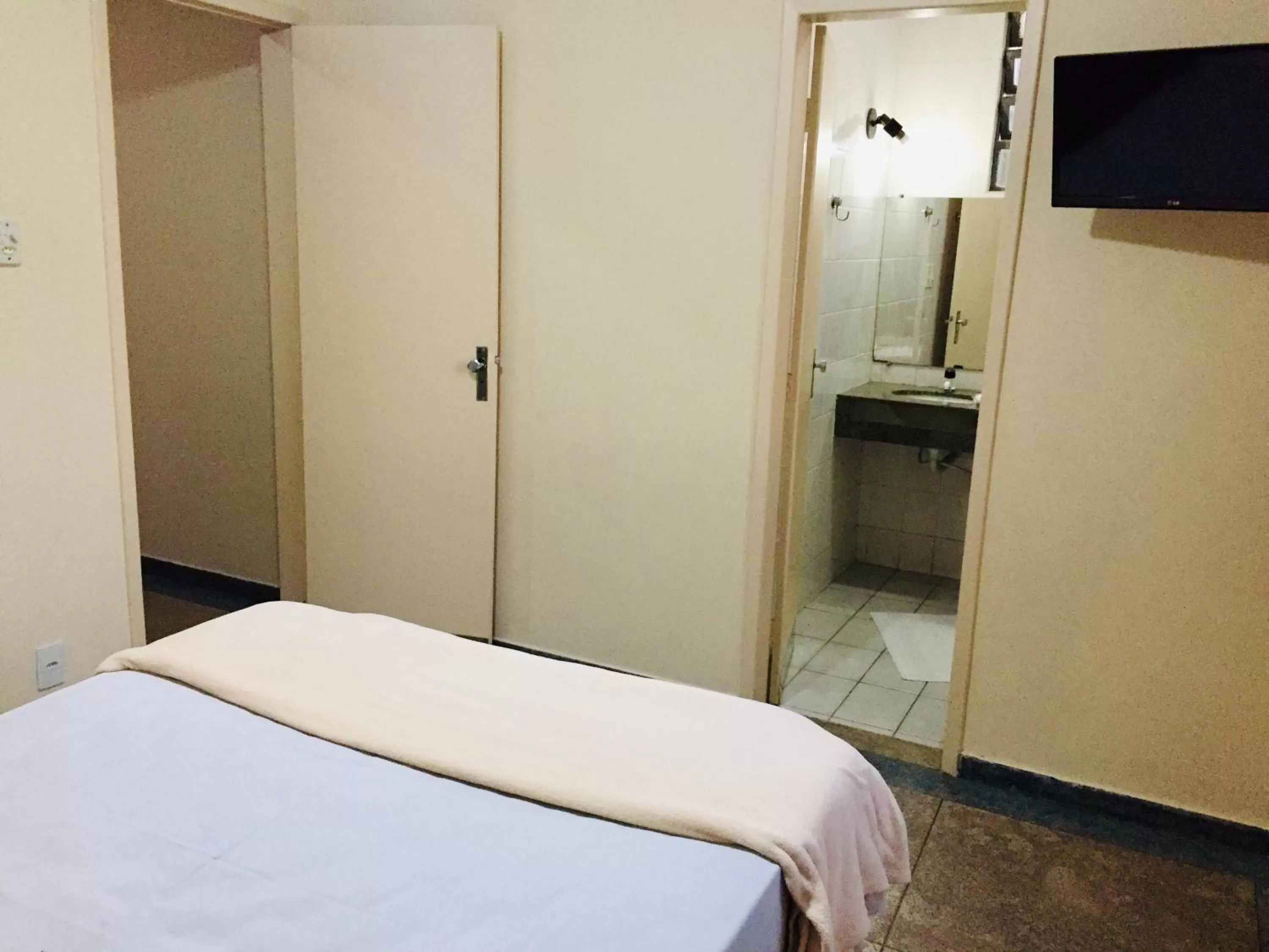 Bed in Hotel Líder - By UP Hotel