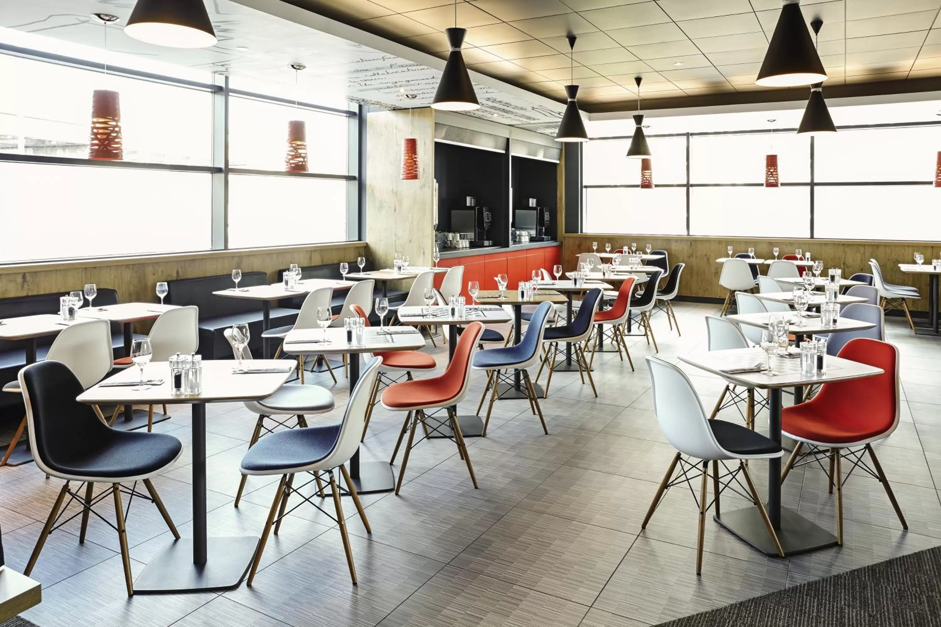 Restaurant/places to eat in ibis Birmingham Airport Terminal Building - NEC