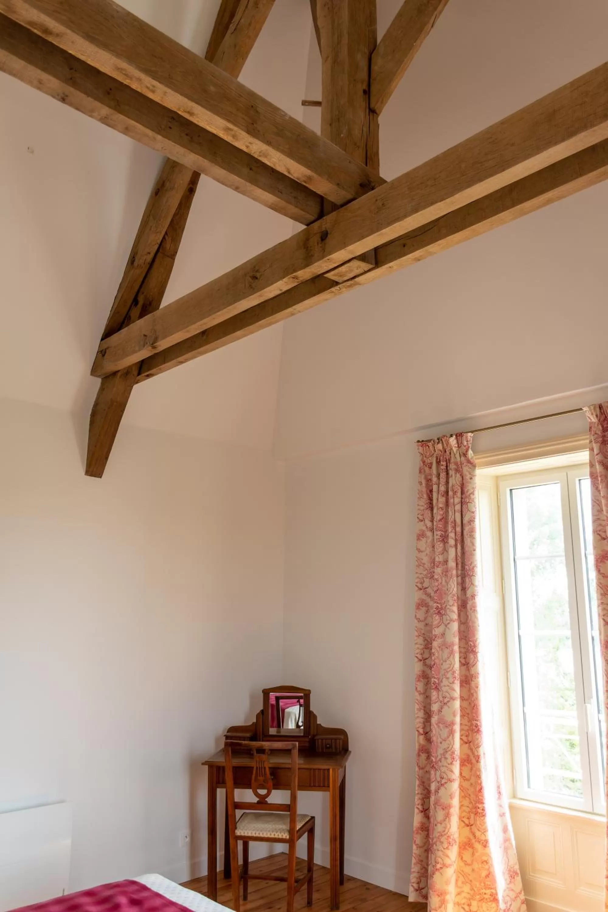 Bedroom, TV/Entertainment Center in Chambres d'hôtes Château de Saint Etienne du Bois