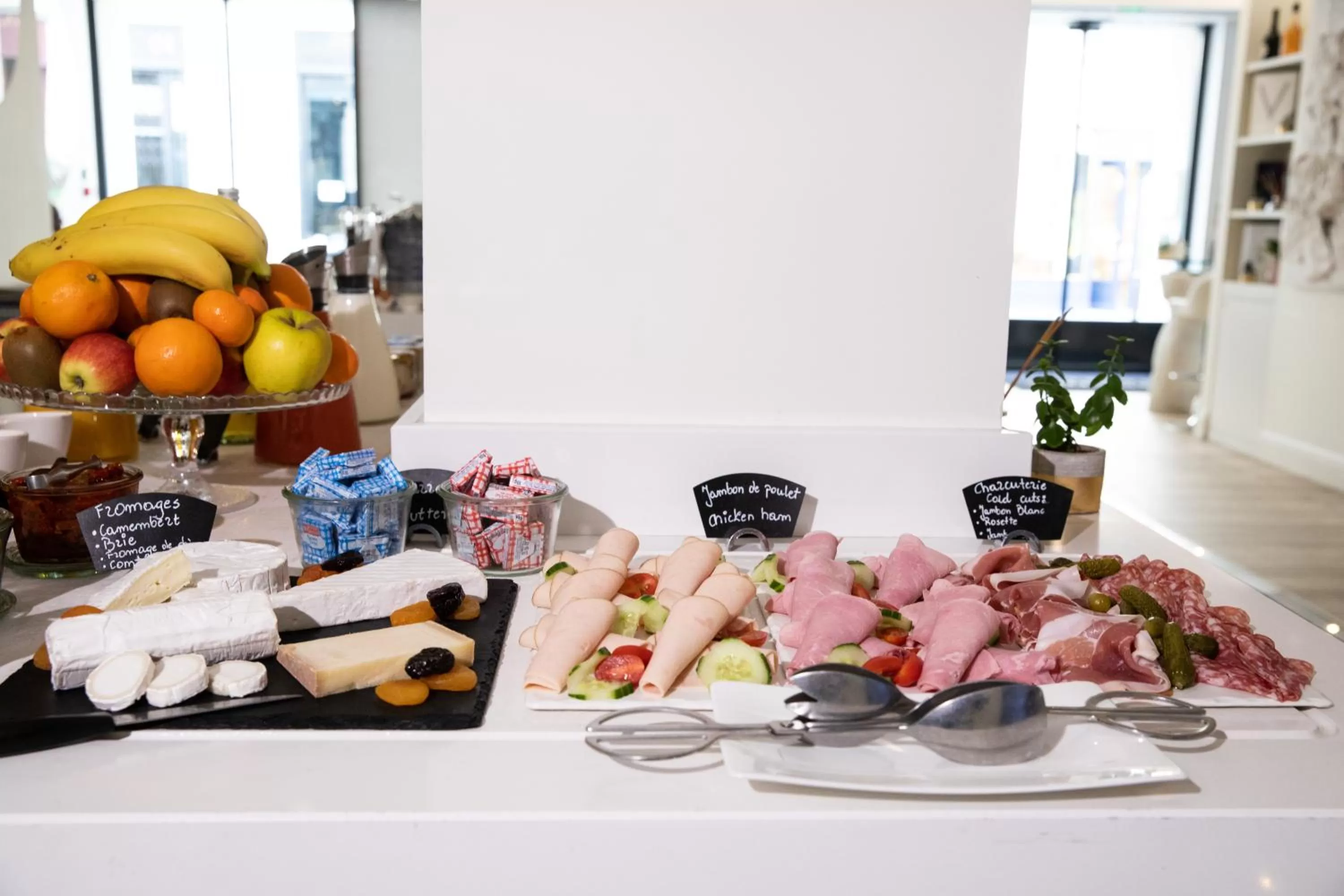 Breakfast in Hôtel Dress Code