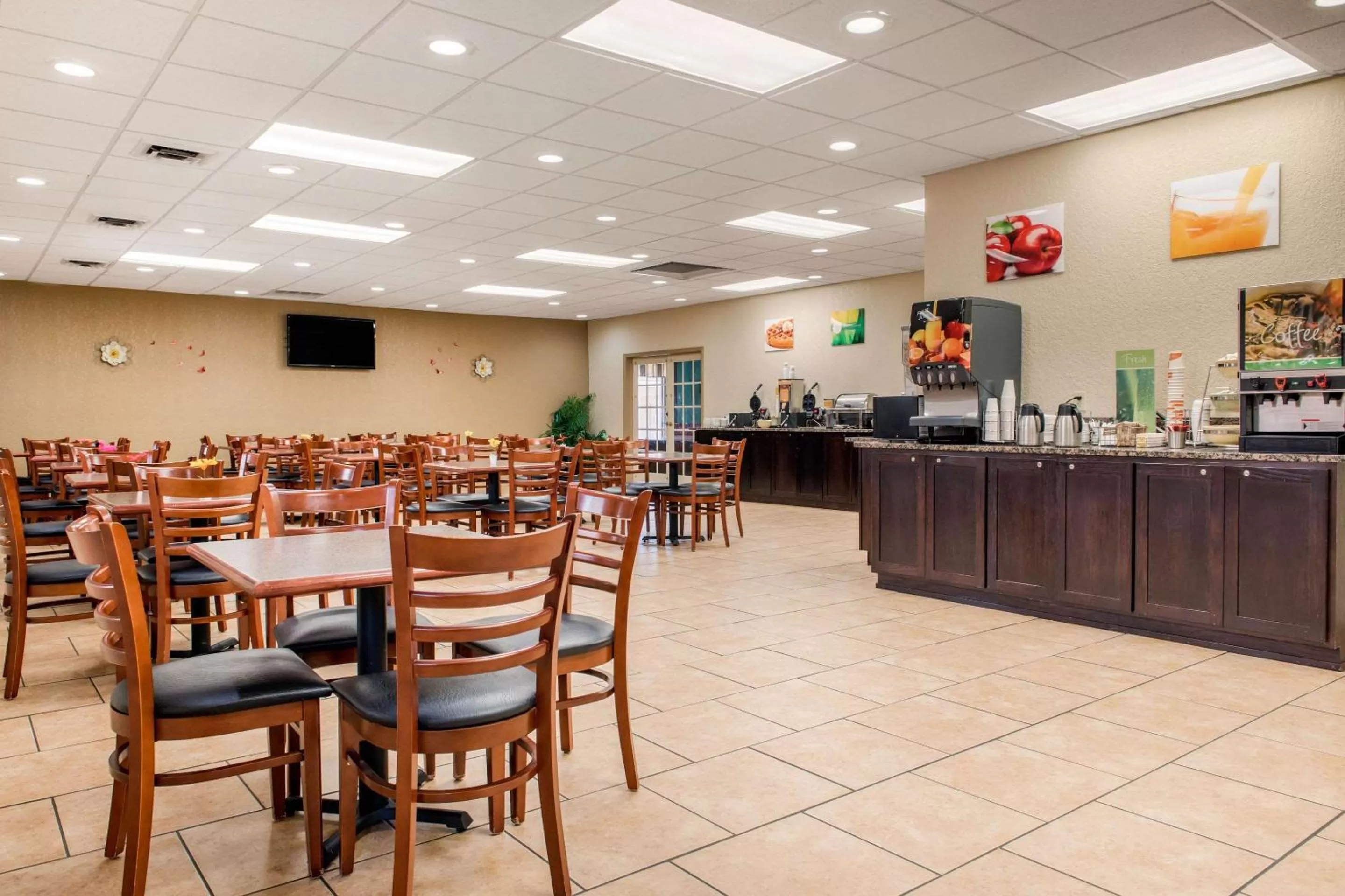 Restaurant/places to eat in Quality Inn Huntingburg - Jasper
