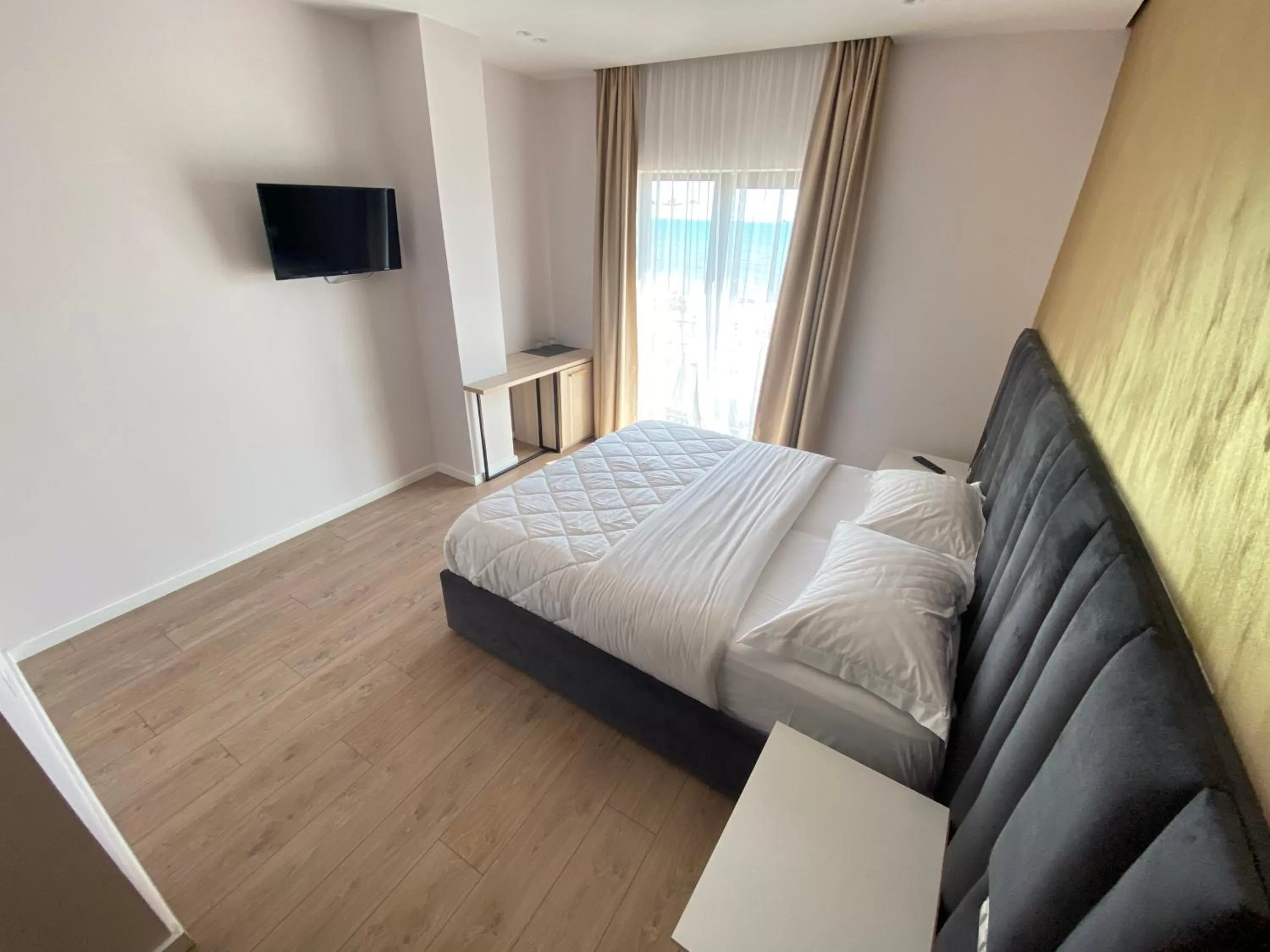 Bedroom, Bed in Hotel Alion