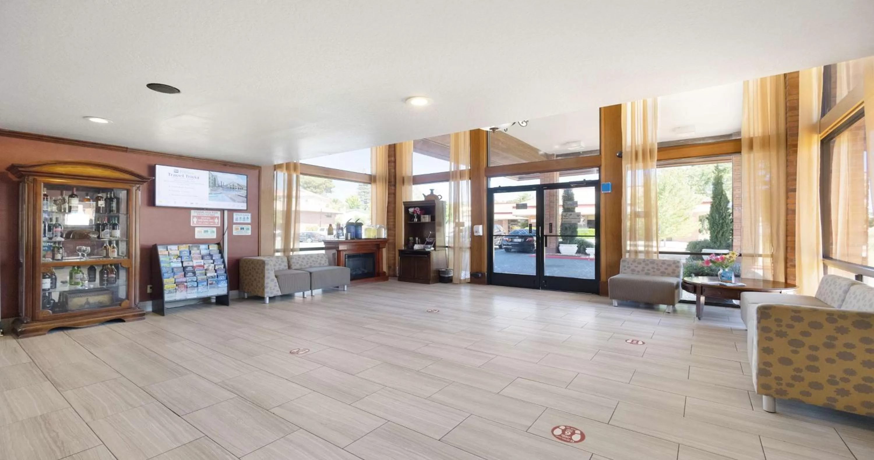 Lobby or reception in Best Western Amador Inn