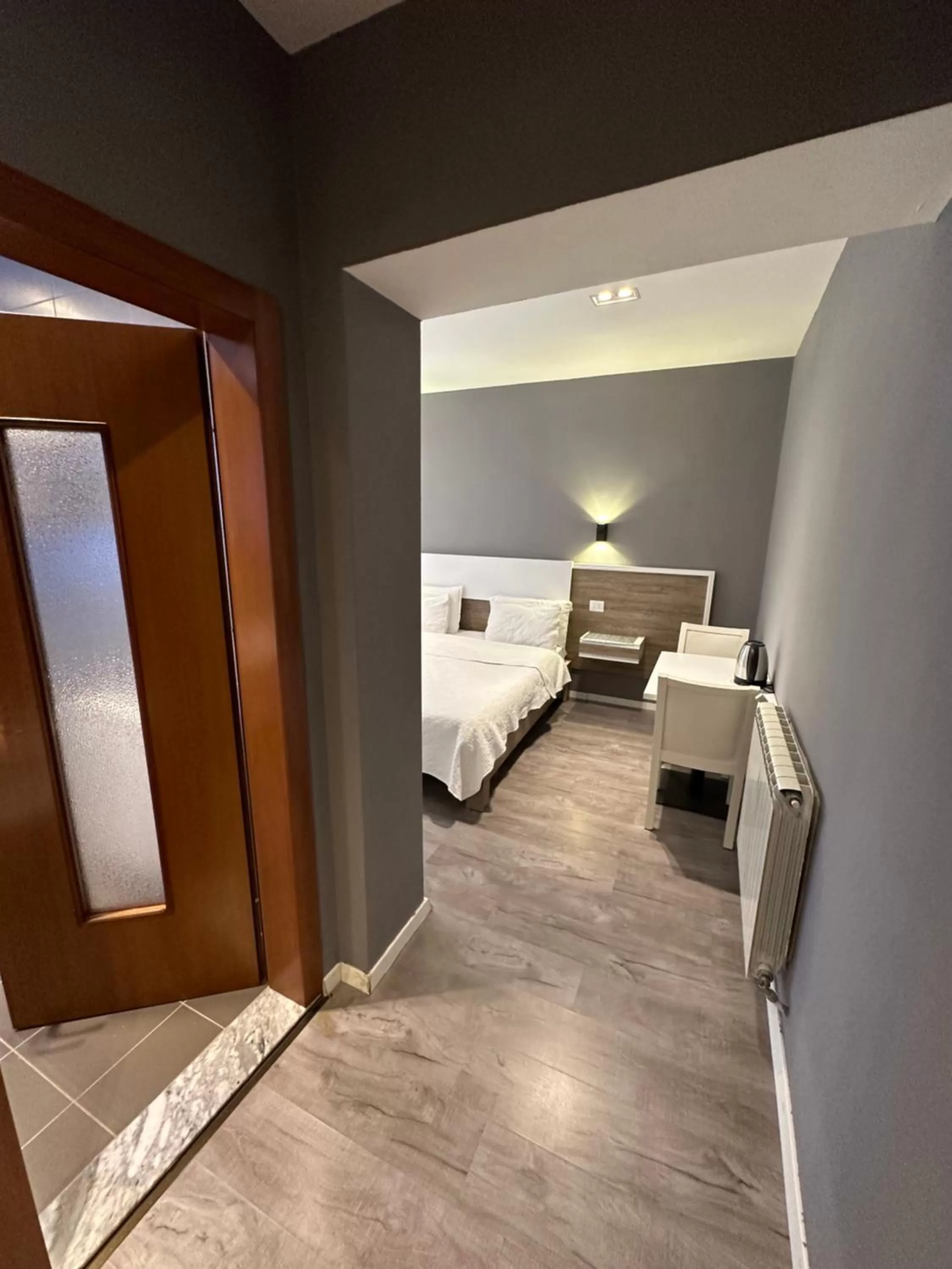 Photo of the whole room, Bed in Hotel Gjallica