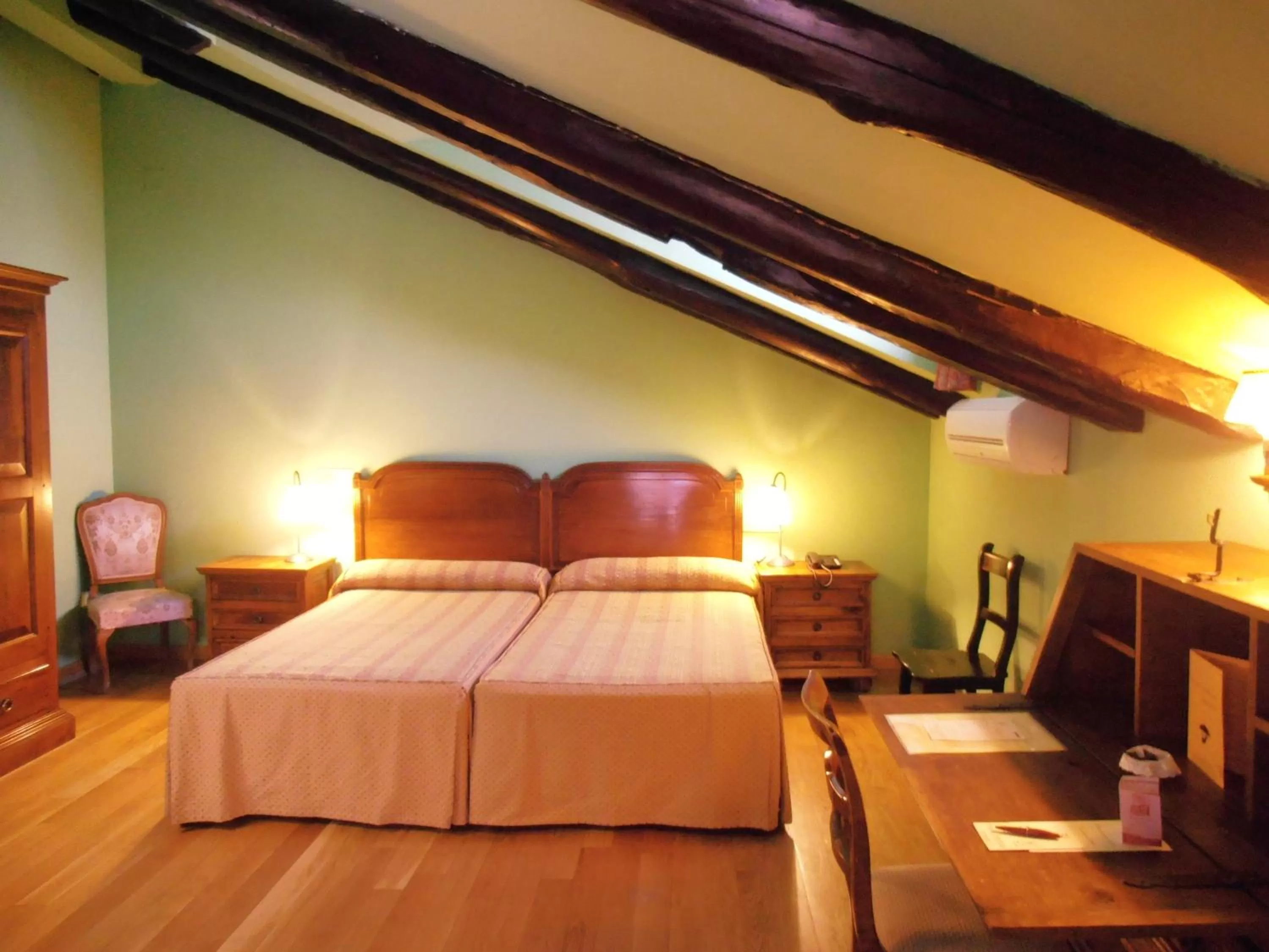 Photo of the whole room, Bed in Hotel La Posada Regia