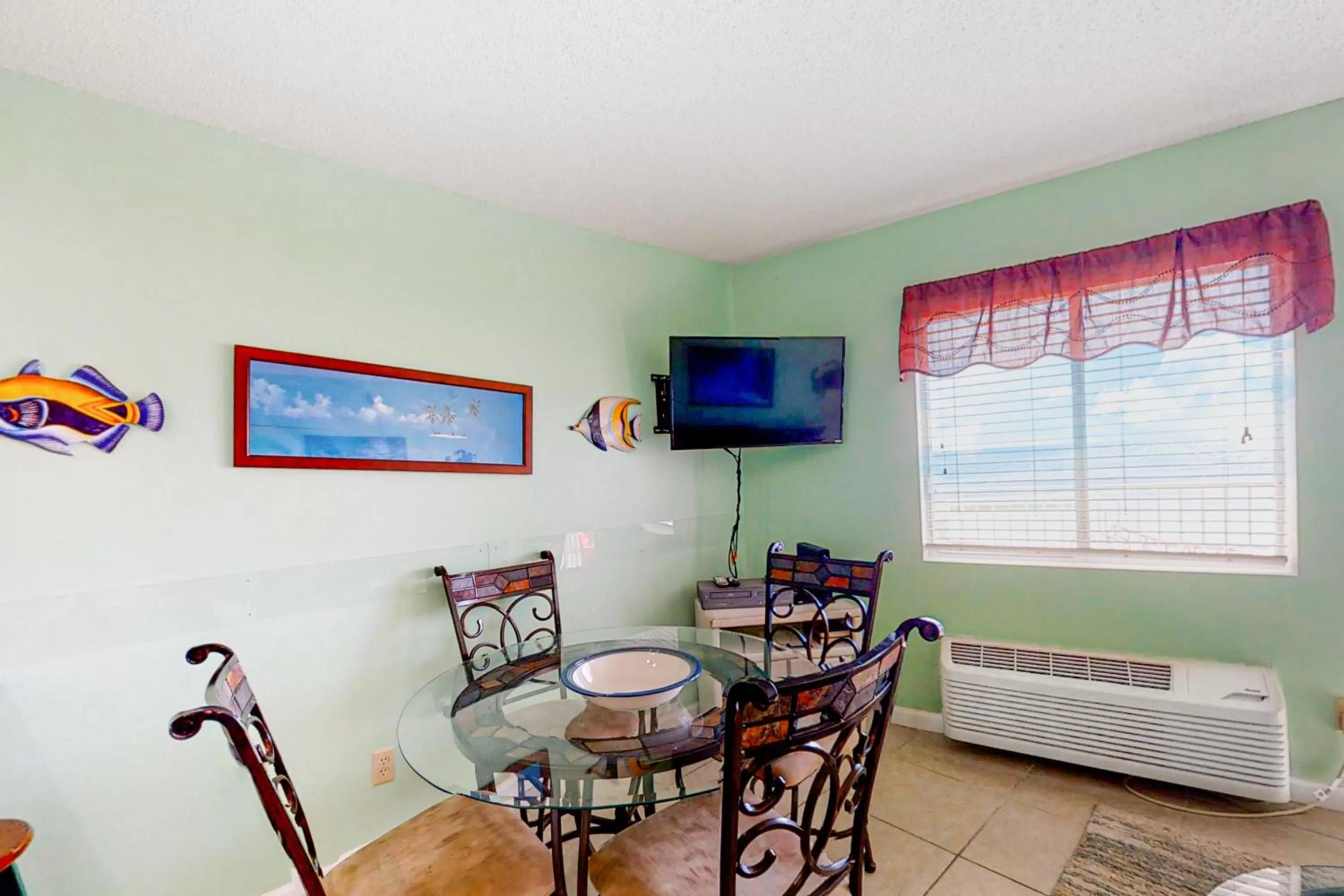 Dining Area in Perdido Skye