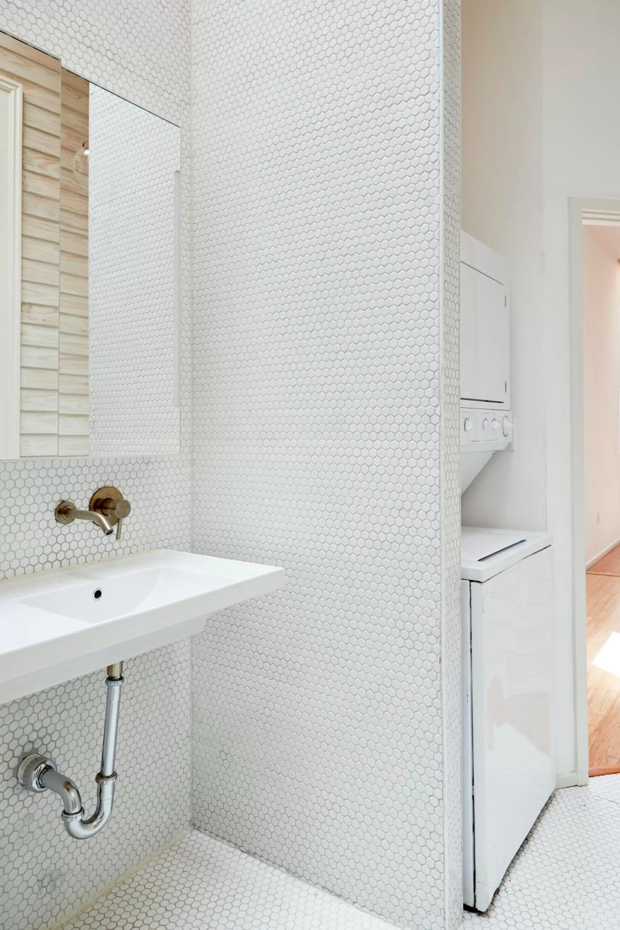 Living room, Bathroom in Sonder at Par L'Eau