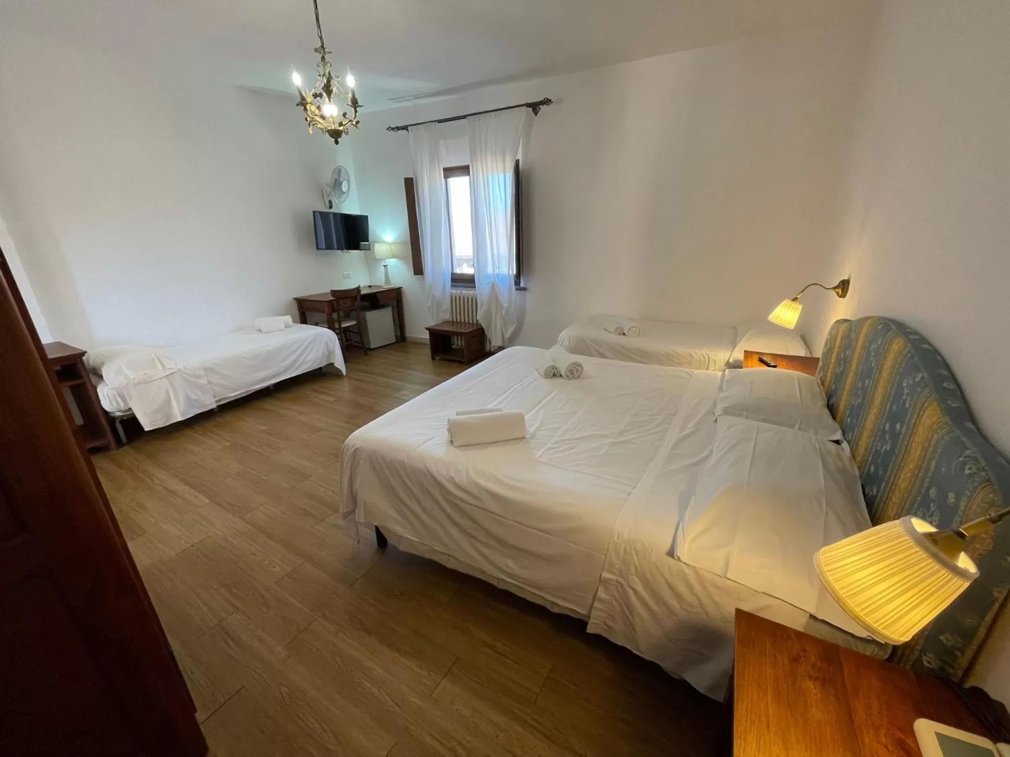 Bed in Hotel Caffè Verdi - 24 hours Reception