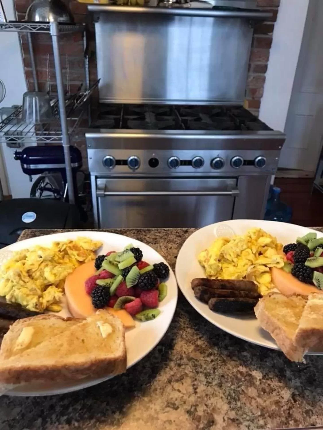 Dining area in Cresthaven By the Sea