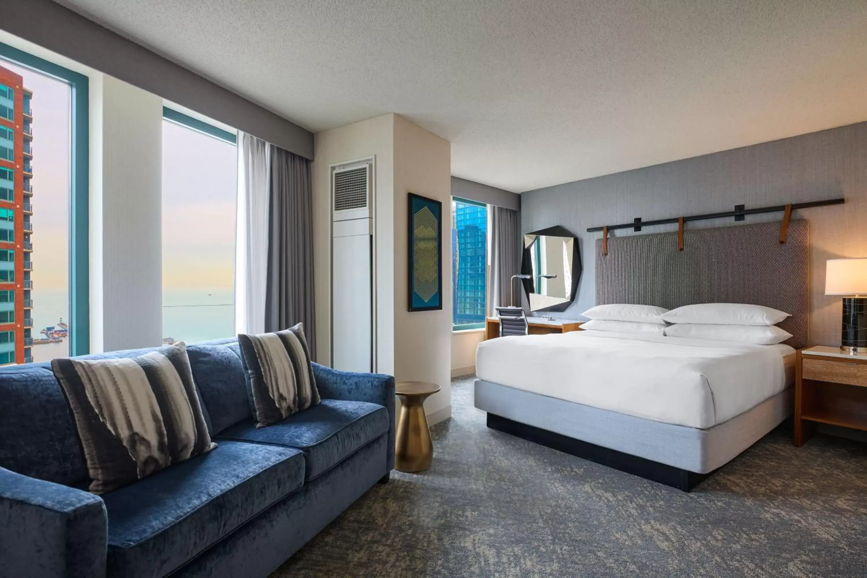 Club King Room with City View - High Floor in Sheraton Grand Chicago Riverwalk Club King Room with City View - High Floor in Sheraton Grand Chicago Riverwalk