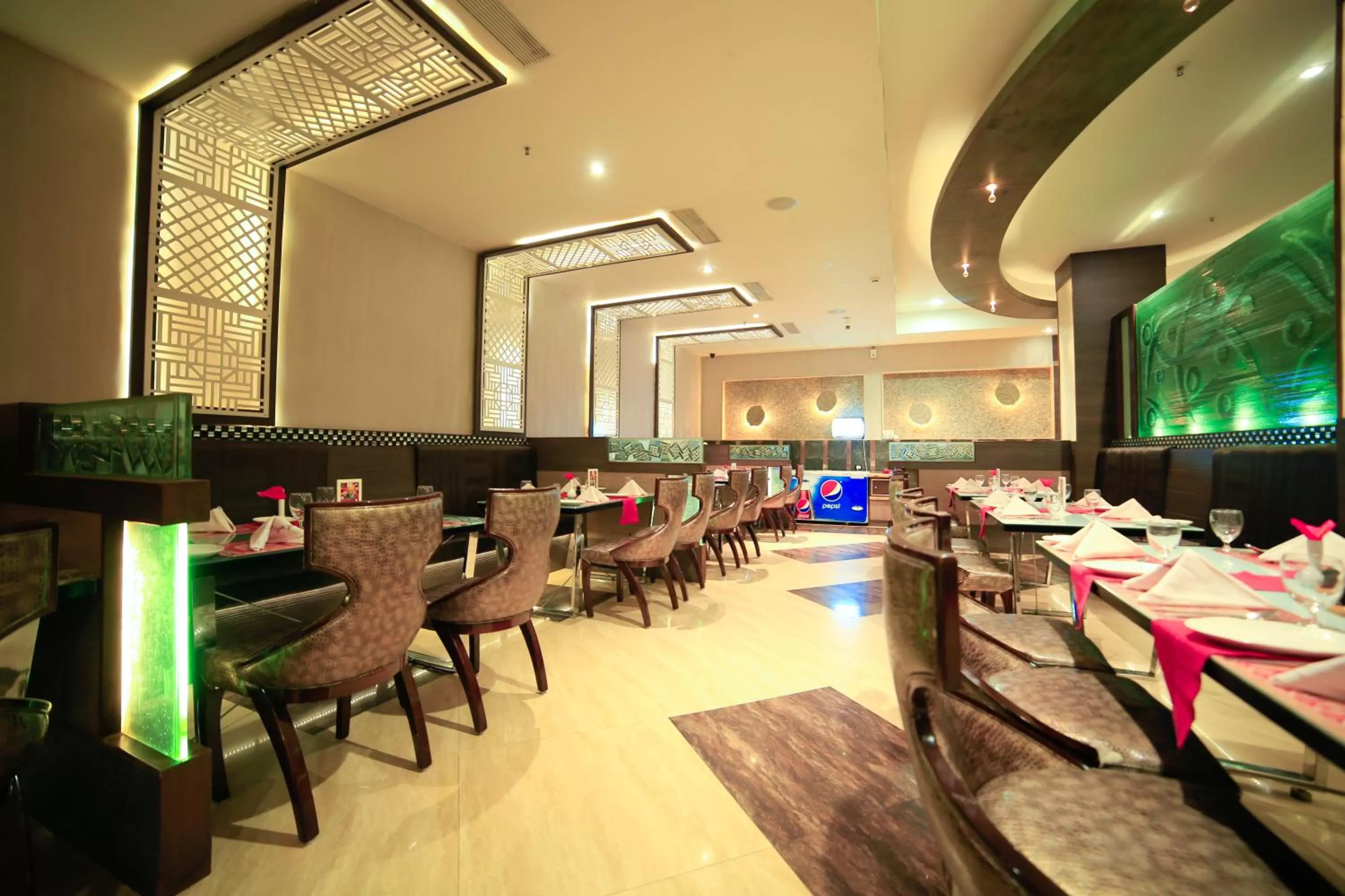 Restaurant/places to eat in Hotel AppleTtree