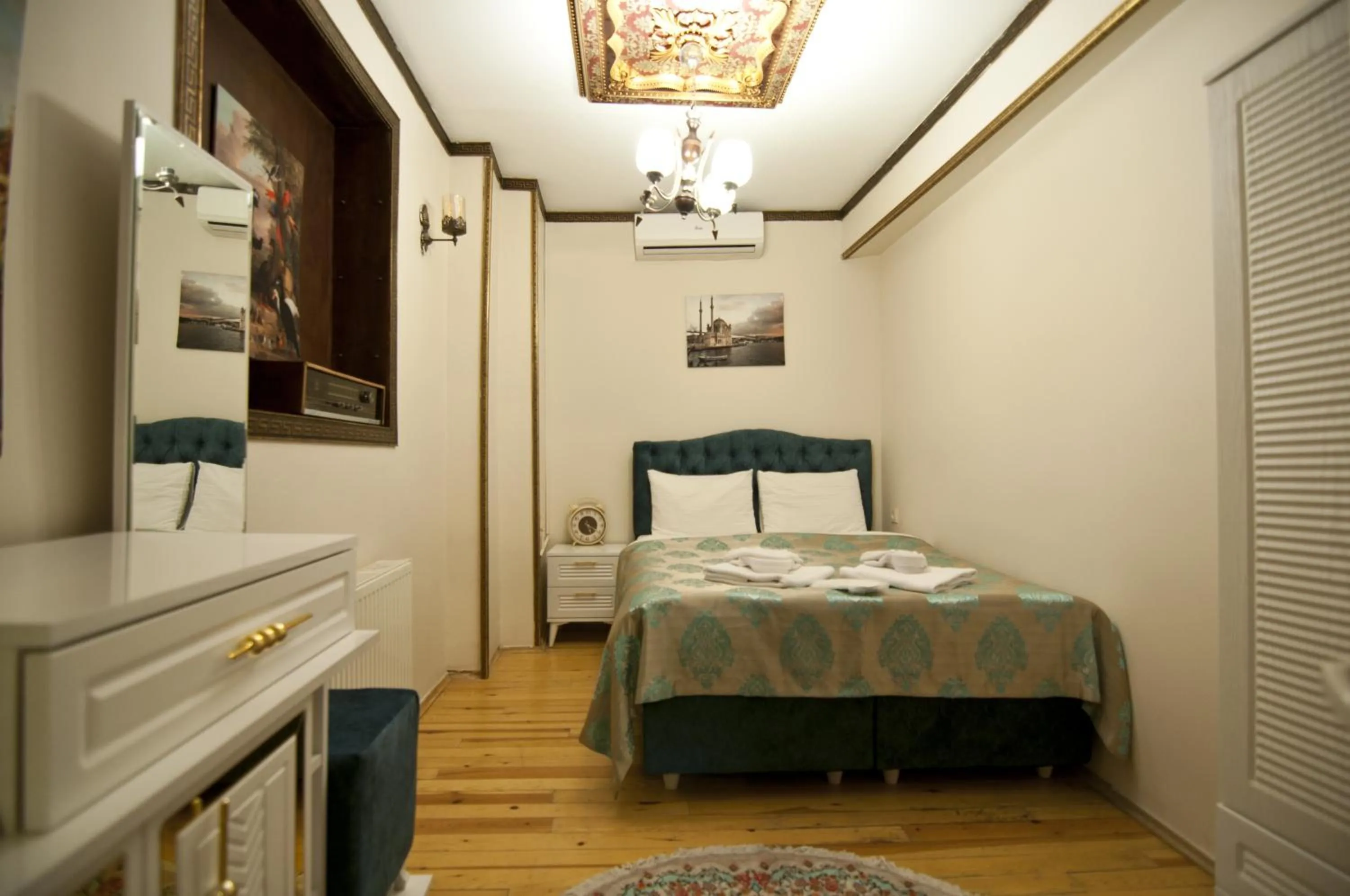 Bed in Paris Garden Hotel Istanbul