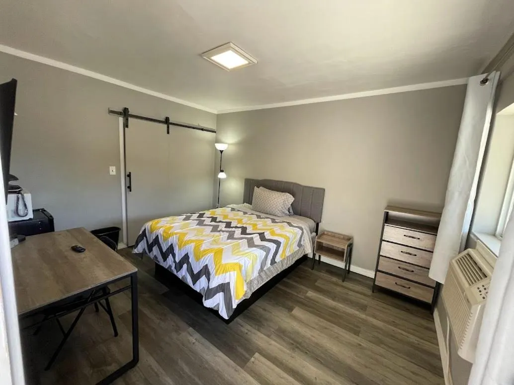 Bed in Belle Aire Motel