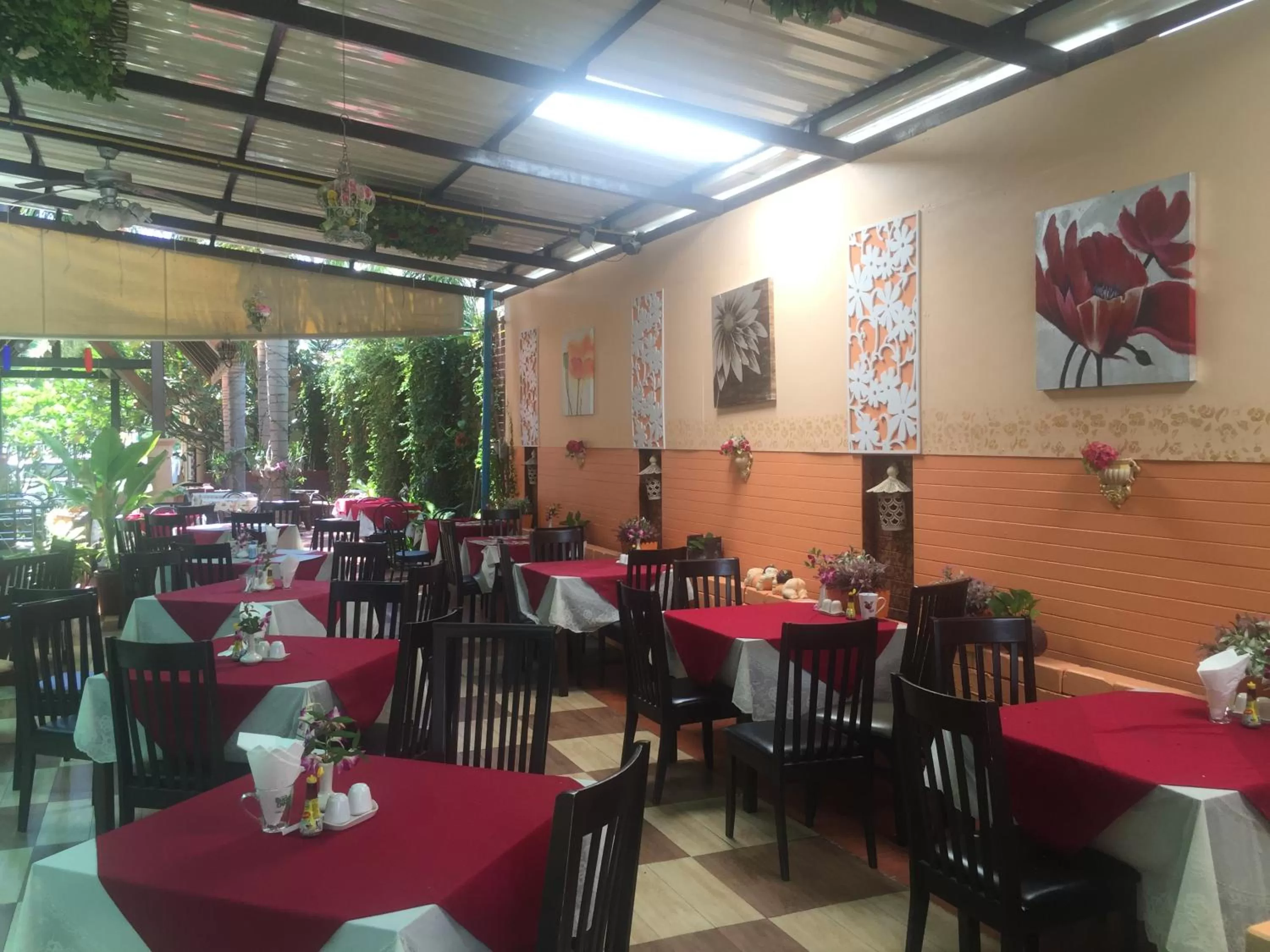 Restaurant/places to eat in Wannara Hotel Hua Hin