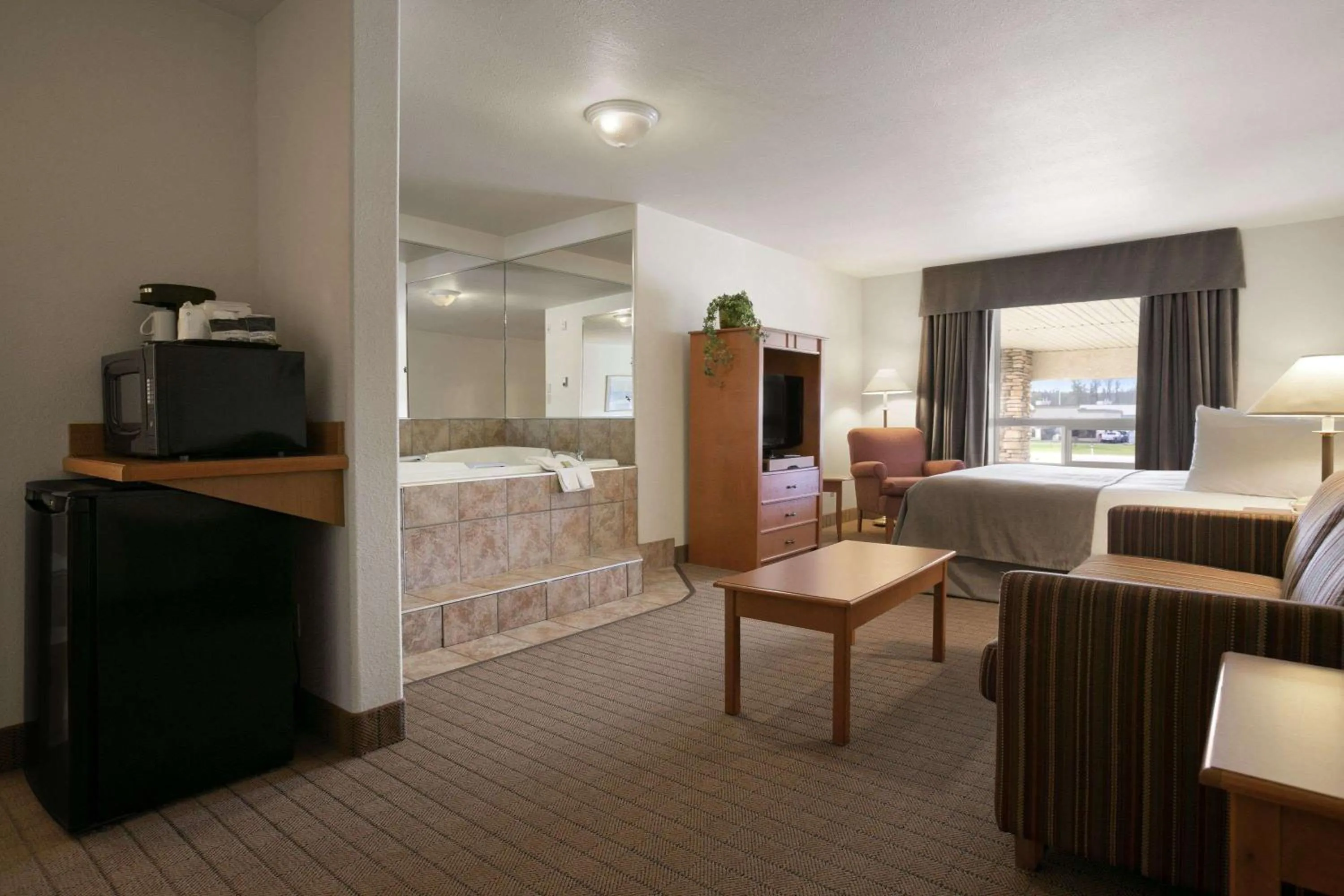 Photo of the whole room, Bed in Super 8 by Wyndham Slave Lake AB