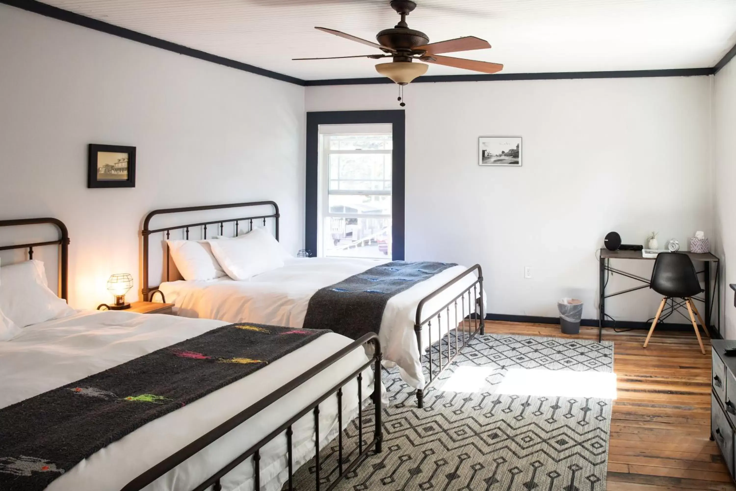 Queen Suite in William Tell House Queen Suite in William Tell House