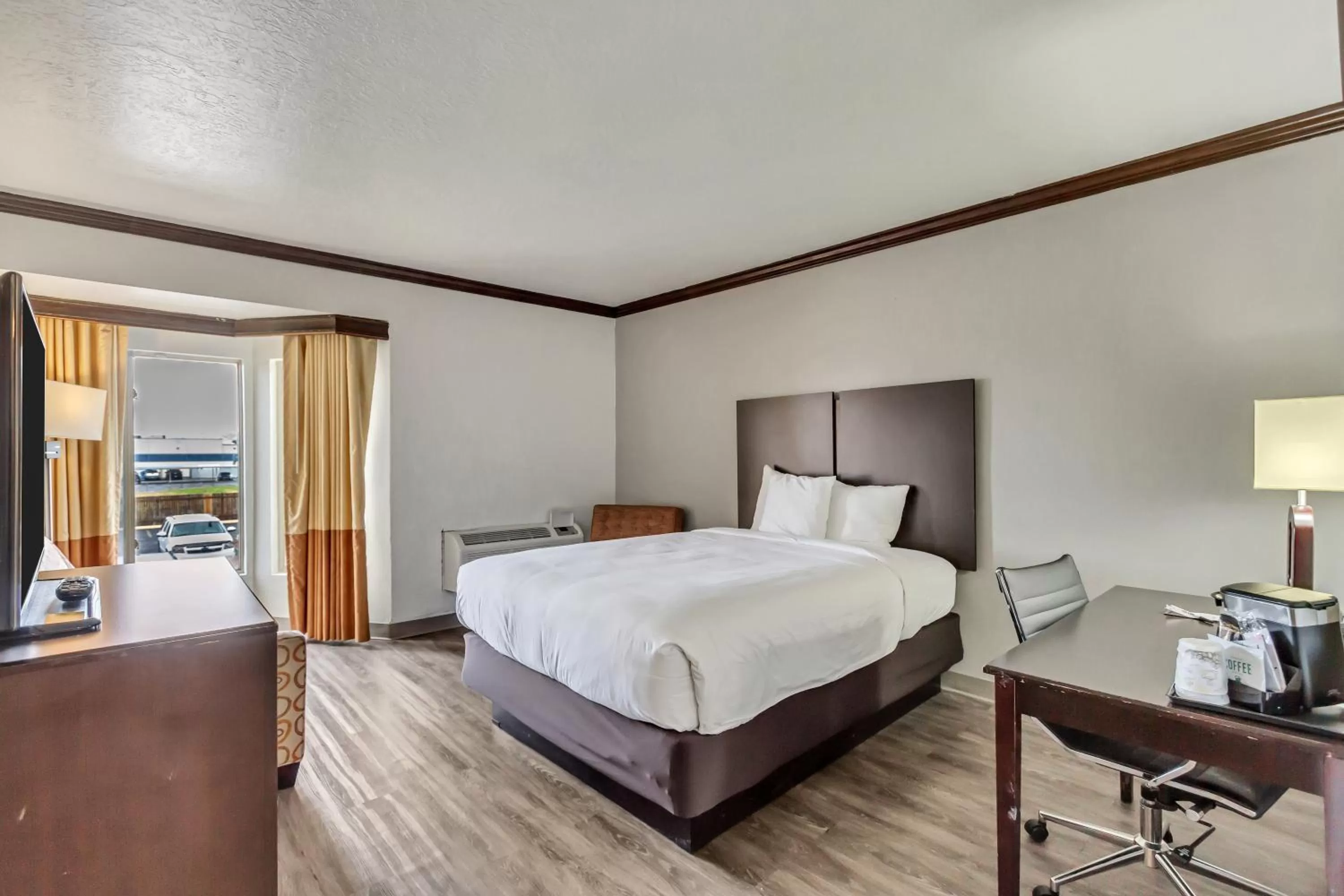 Bed in Park Inn by Radisson, Salt Lake City-Midvale