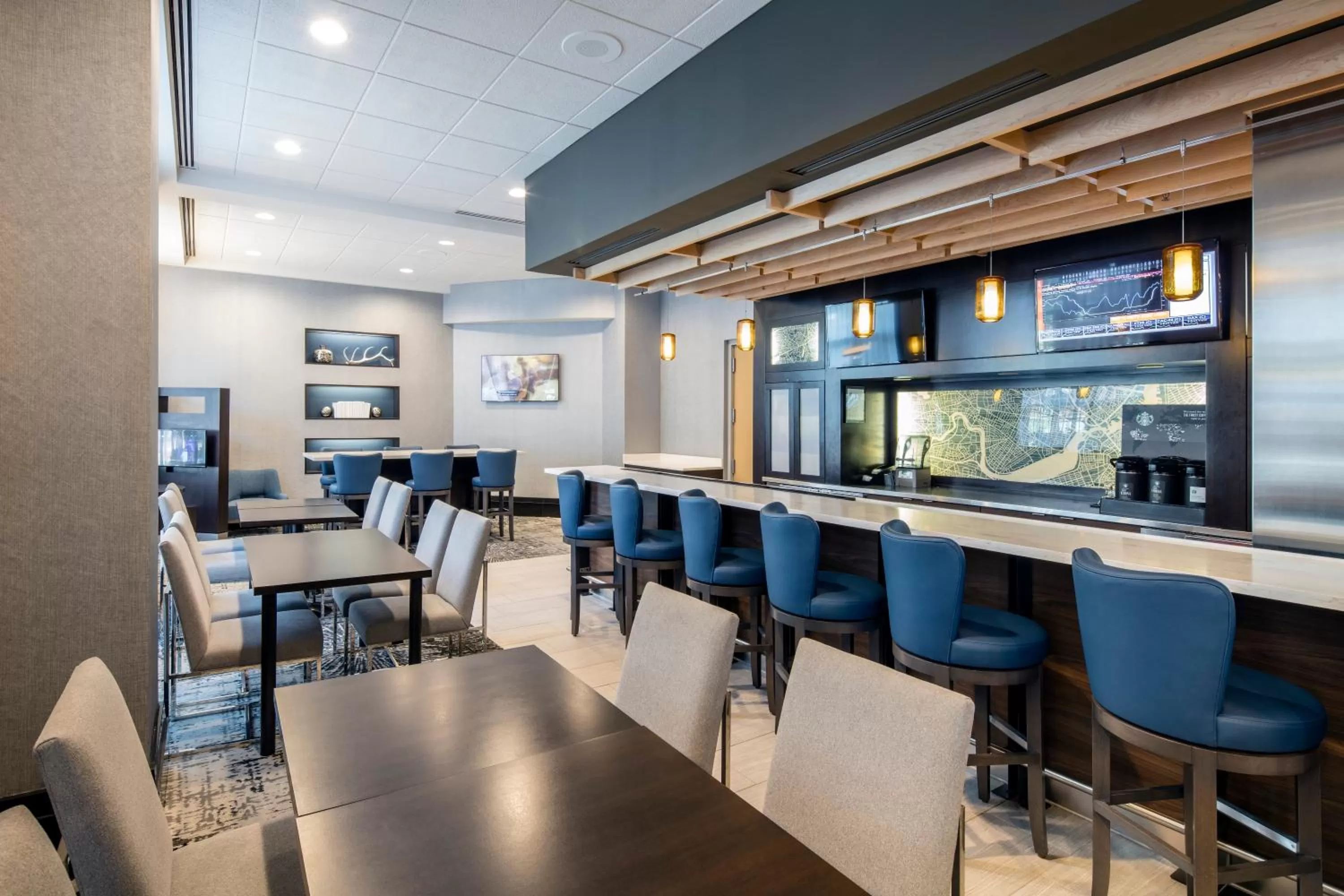 Restaurant/places to eat in Courtyard by Marriott Boston Brookline