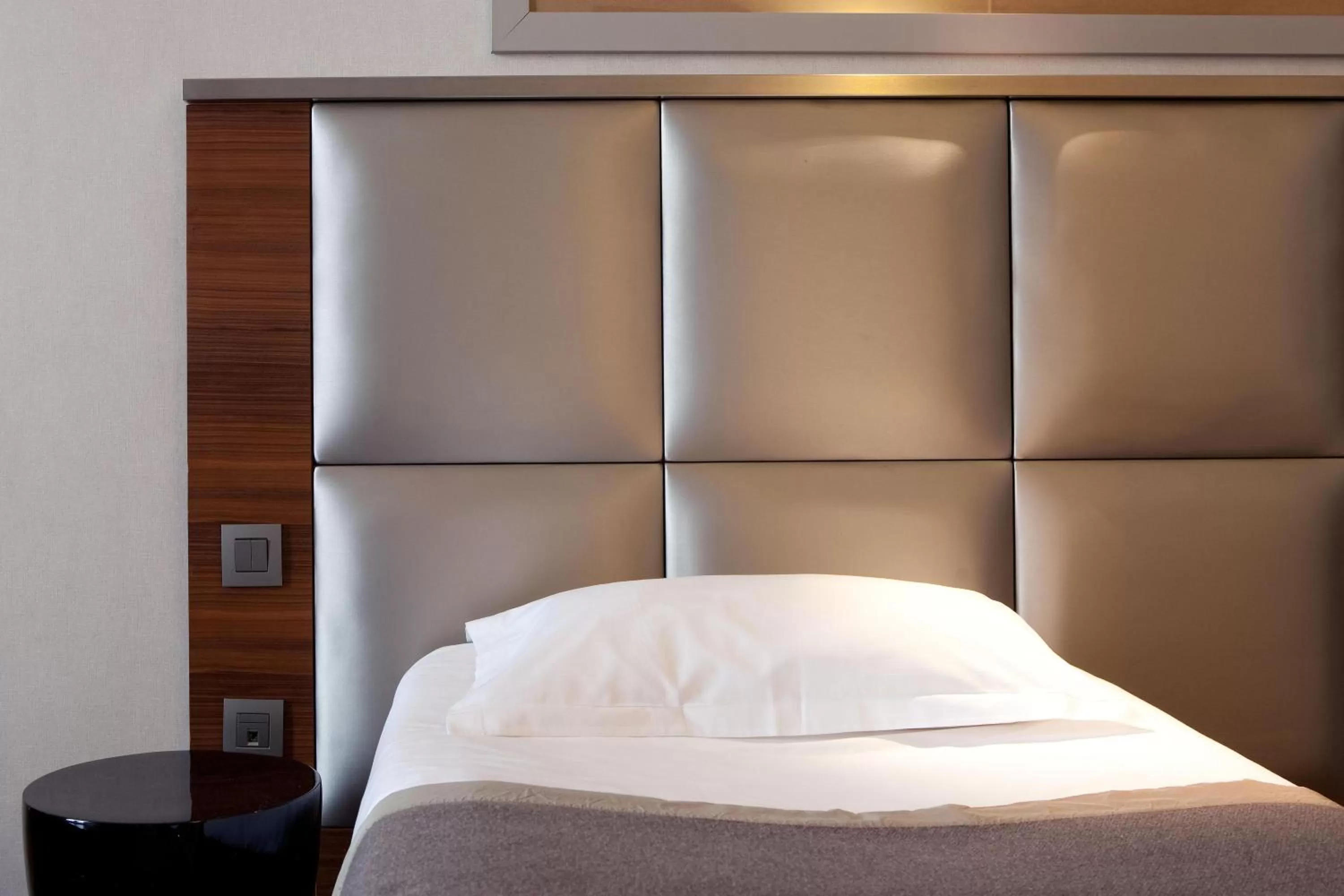 Bedroom, Bed in Hotel Berne Opera