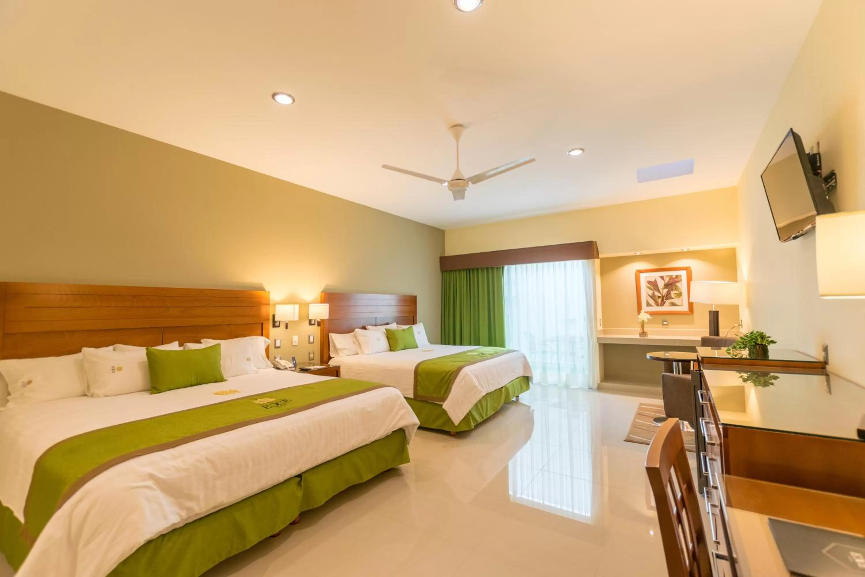 Photo of the whole room, Bed in Hotel Ecce Inn & Spa