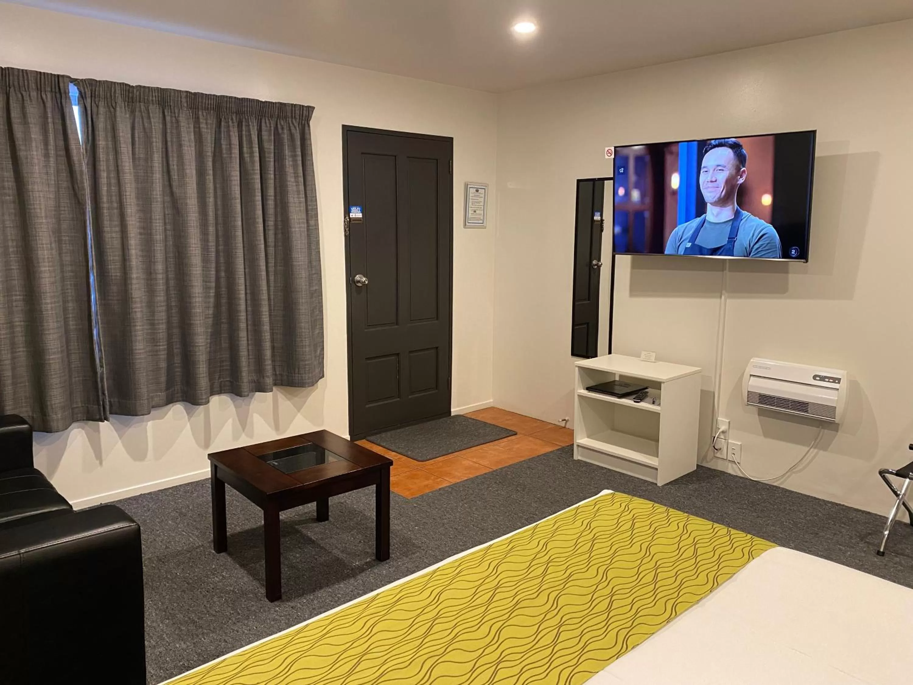 Bed in Townsman Motor Lodge