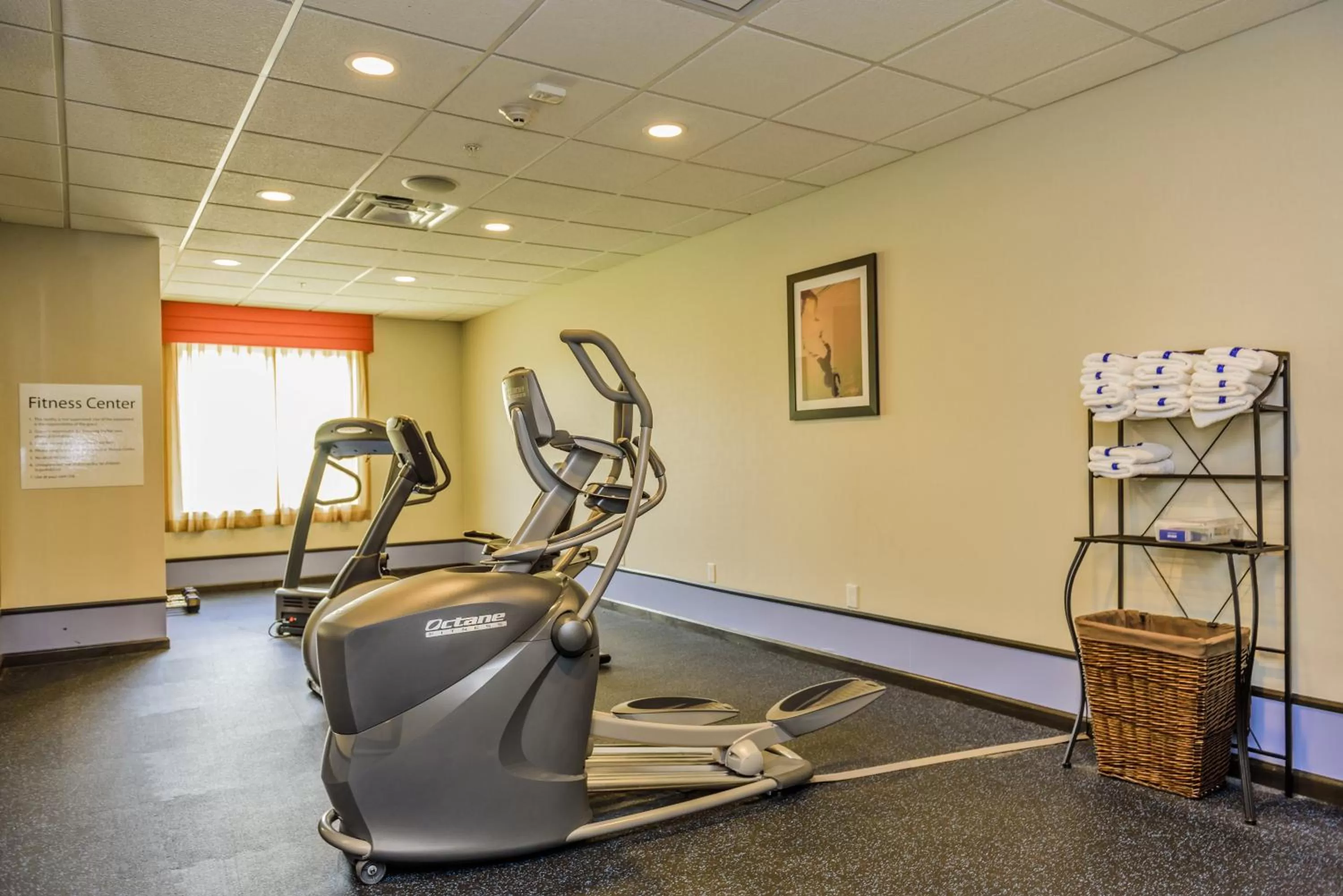 Spa and wellness centre/facilities in Holiday Inn Express and Suites - Bradford by IHG