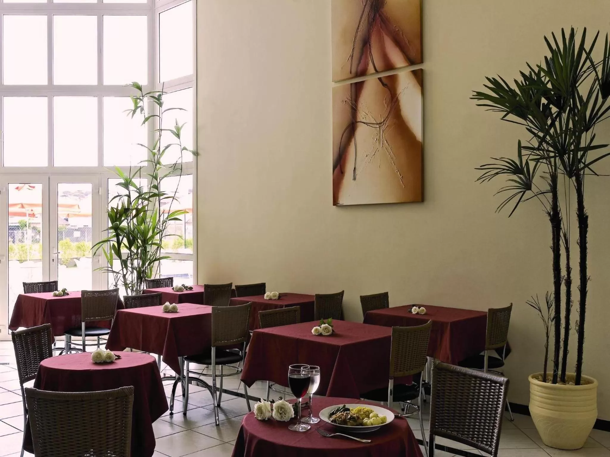 Restaurant/places to eat in Red Roof Inn Jundiaí