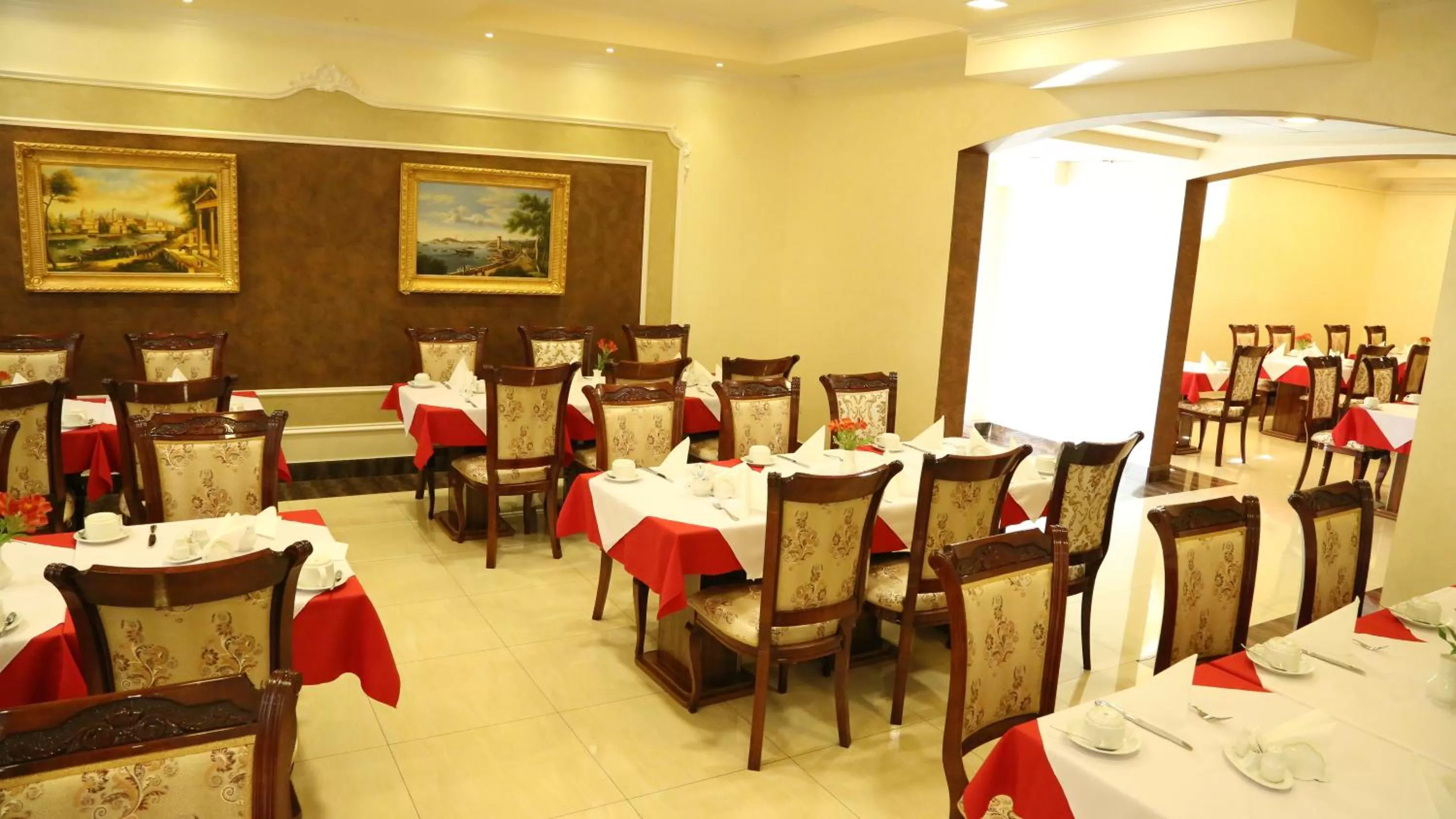 Restaurant/places to eat in Royal Plaza by Stellar Hotels, Yerevan