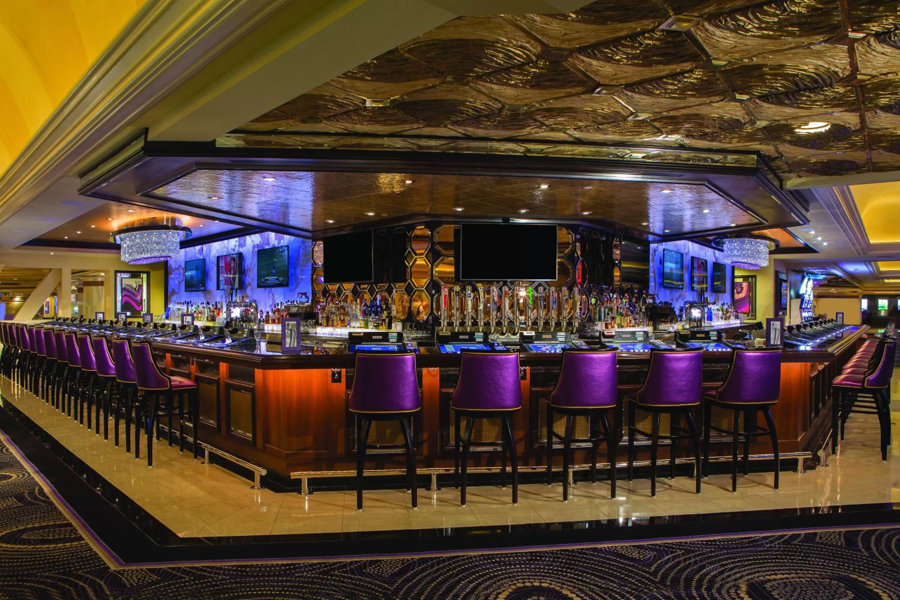 Lounge or bar in Harrah's Las Vegas, A Caesars Destination