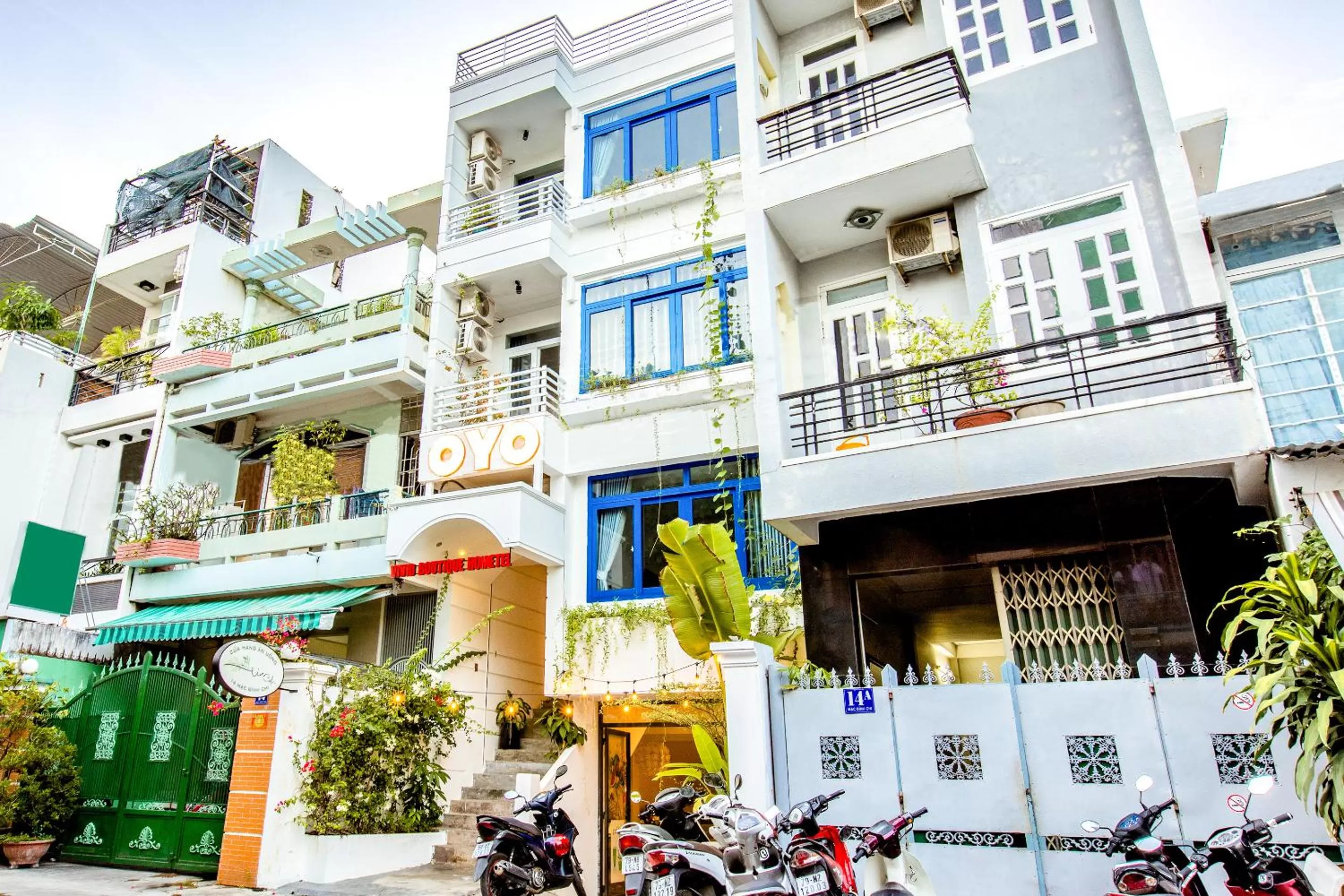 Facade/entrance in GIS Hotel Nha Trang & Motorbike Rental