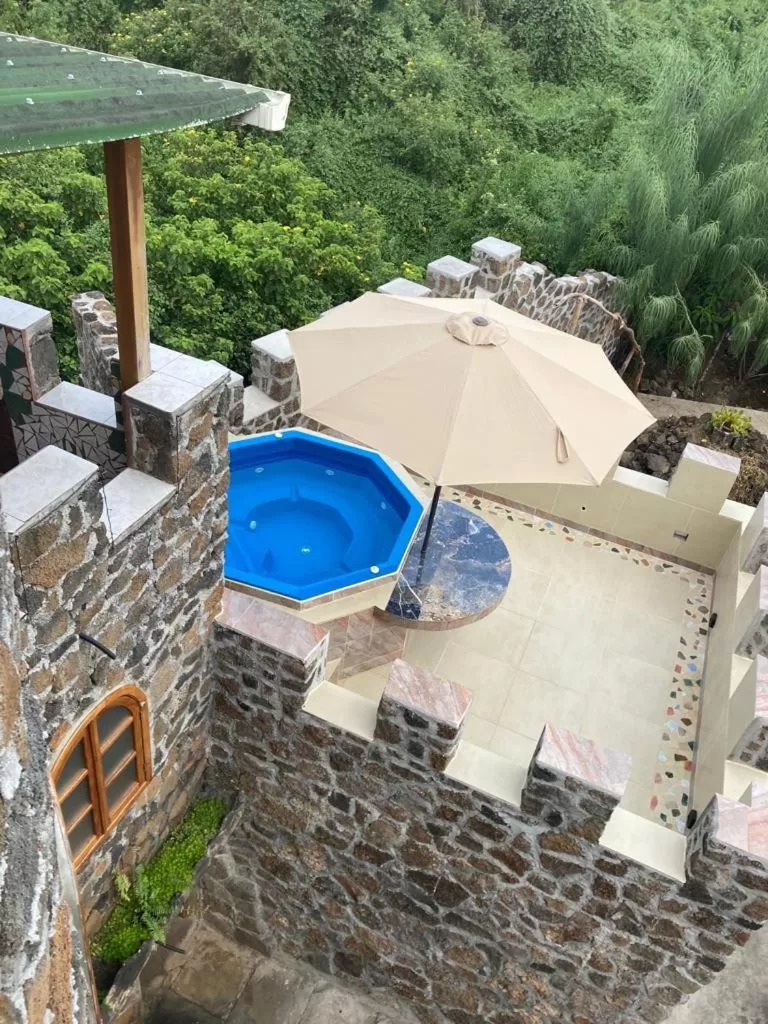 Hot Tub, Pool View in La Fortaleza De Haro
