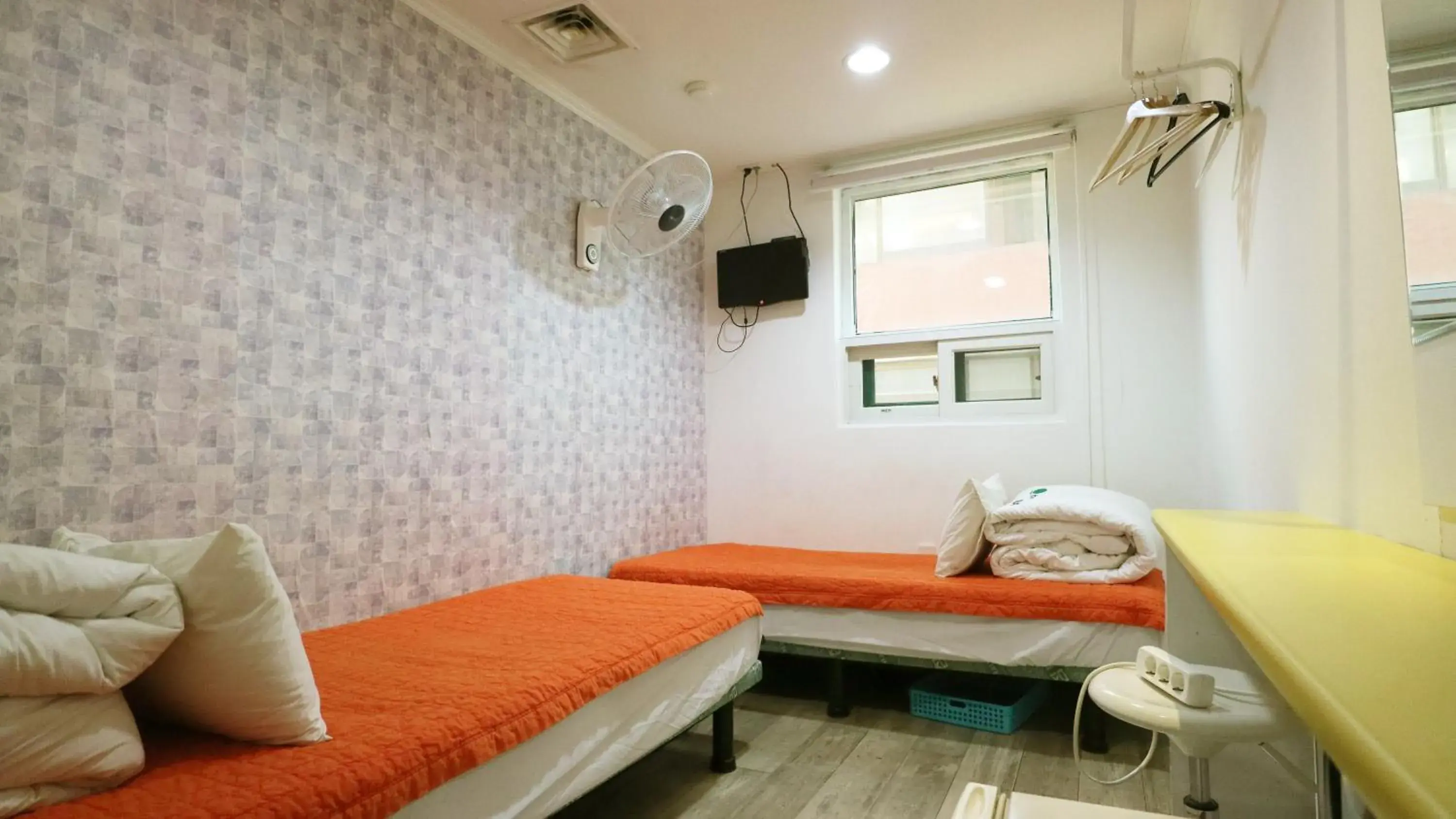 Twin Room with Shared Bathroom in Hostel Korea - Original Twin Room with Shared Bathroom in Hostel Korea - Original