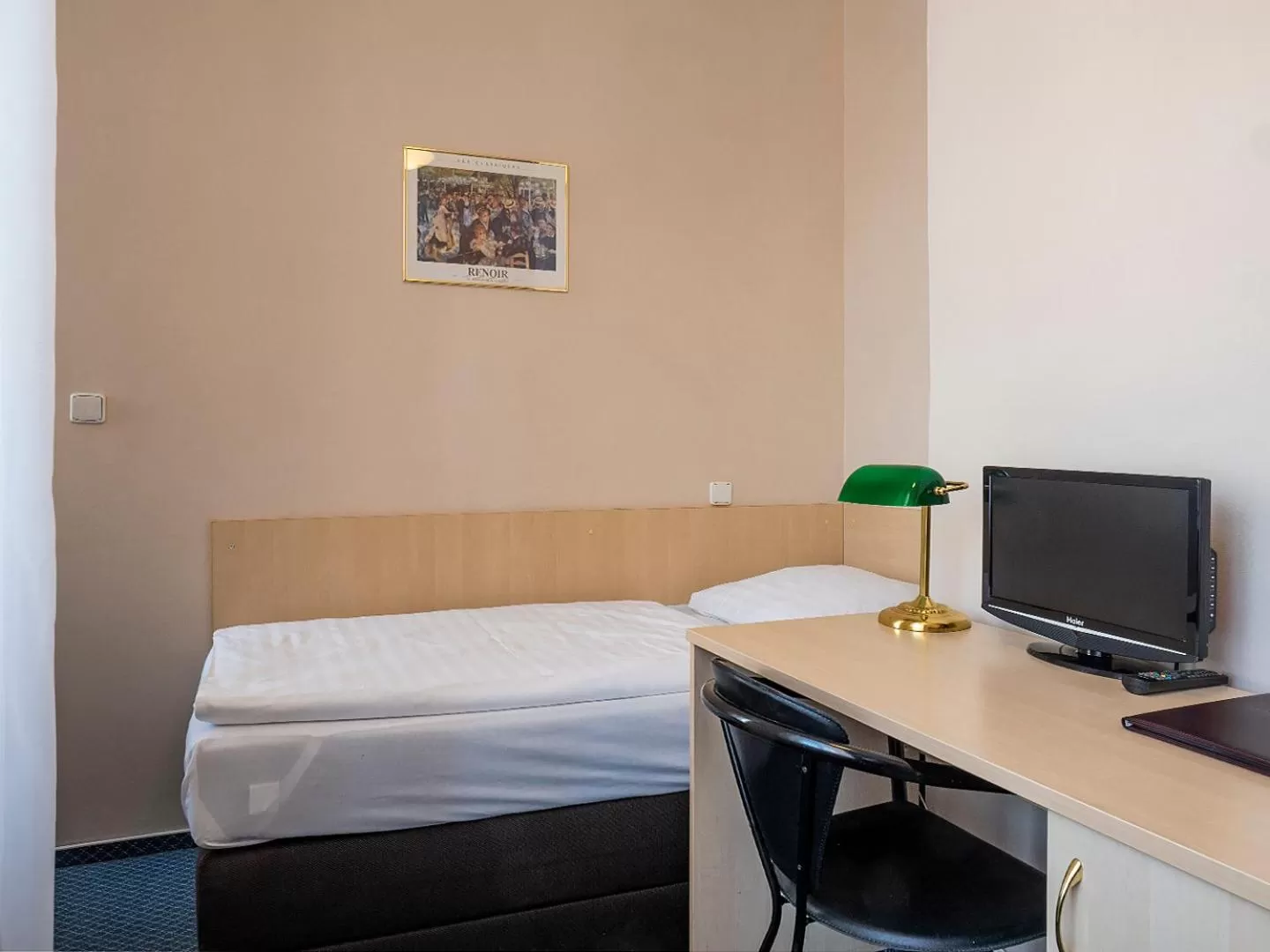 Property building, Bed in Hotel Olympia Česká Lípa