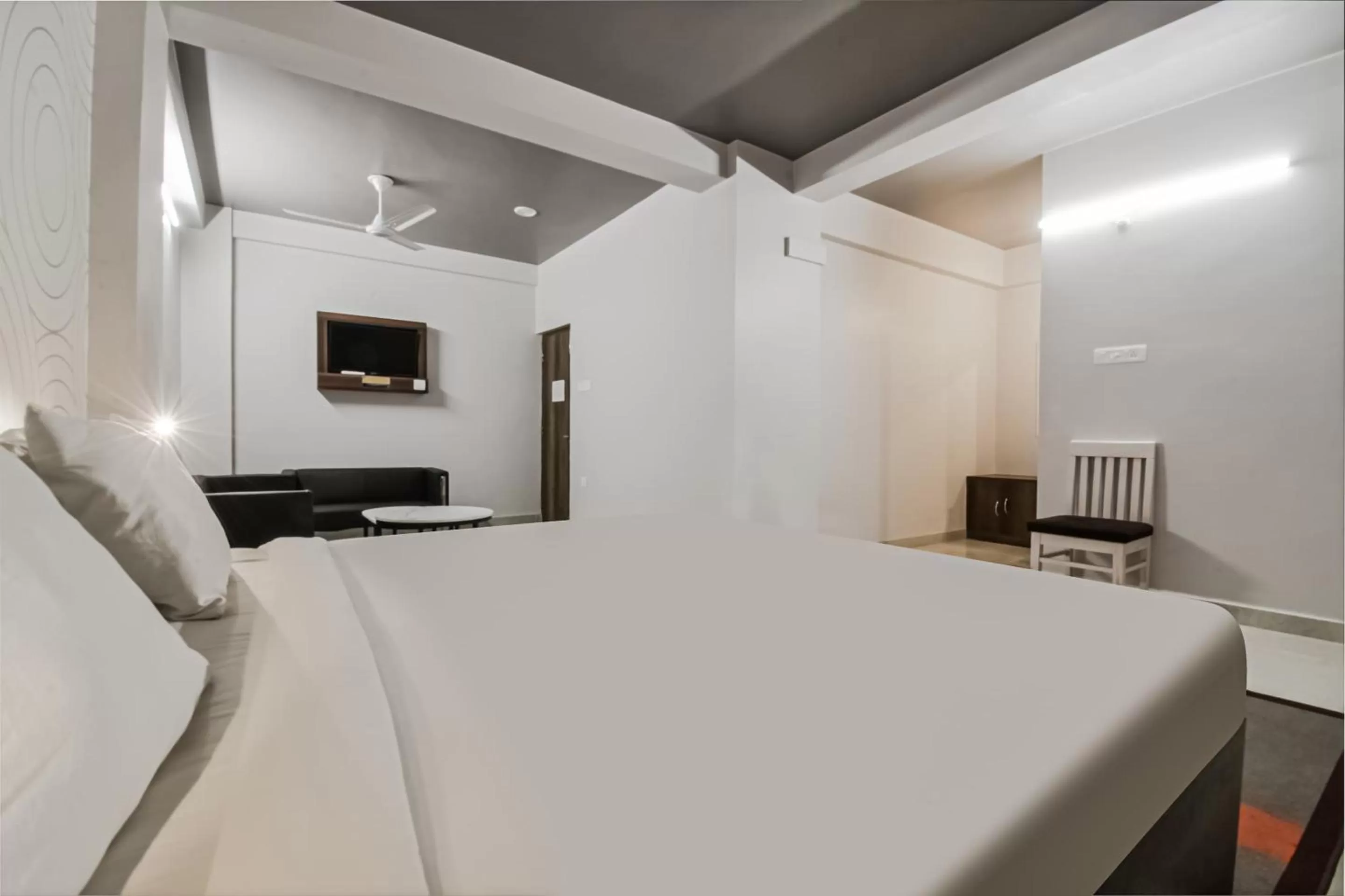 Bedroom in Super Townhouse Vidya Vihar