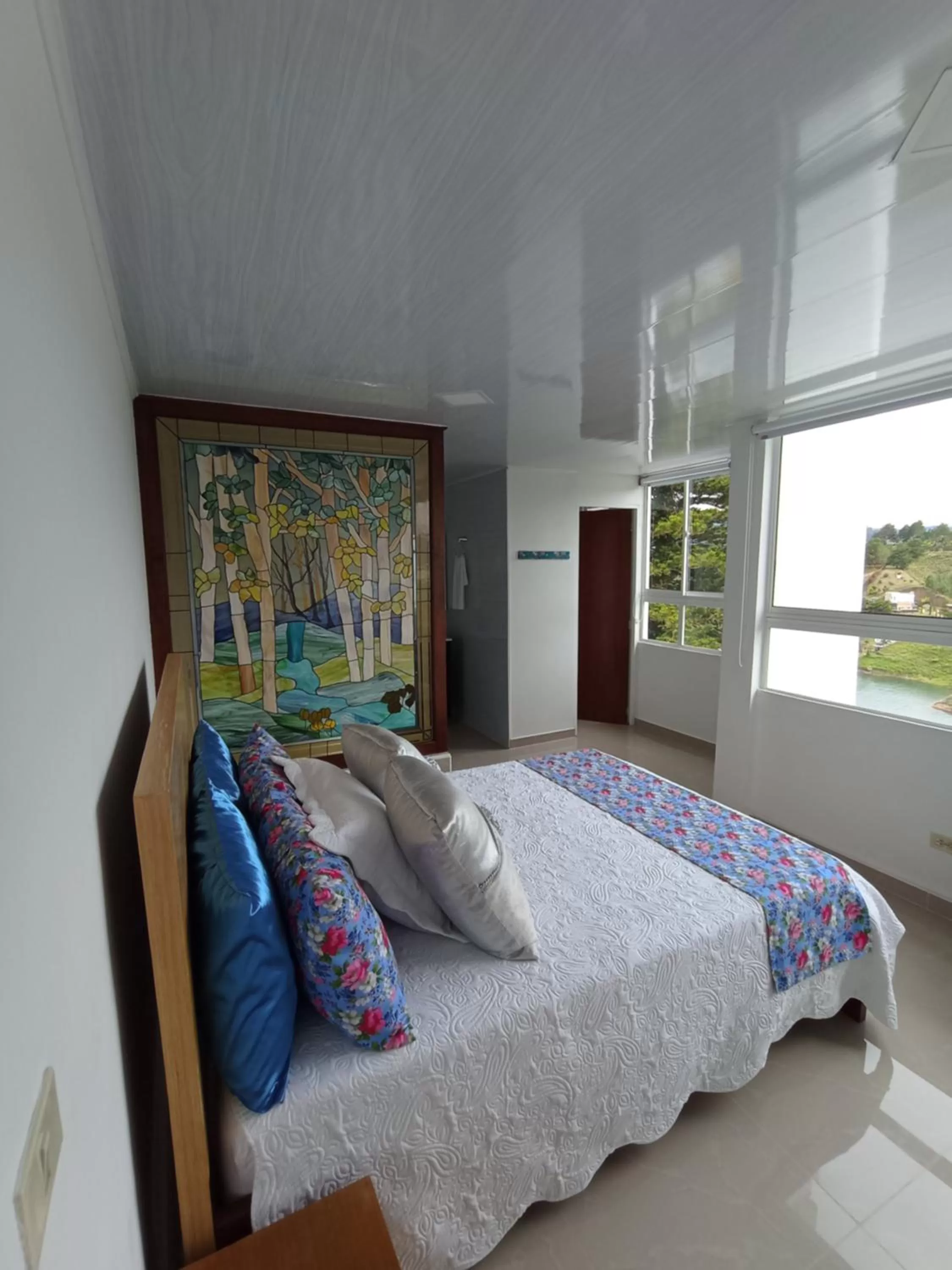 Bed in Paradise Lake Finca Hotel