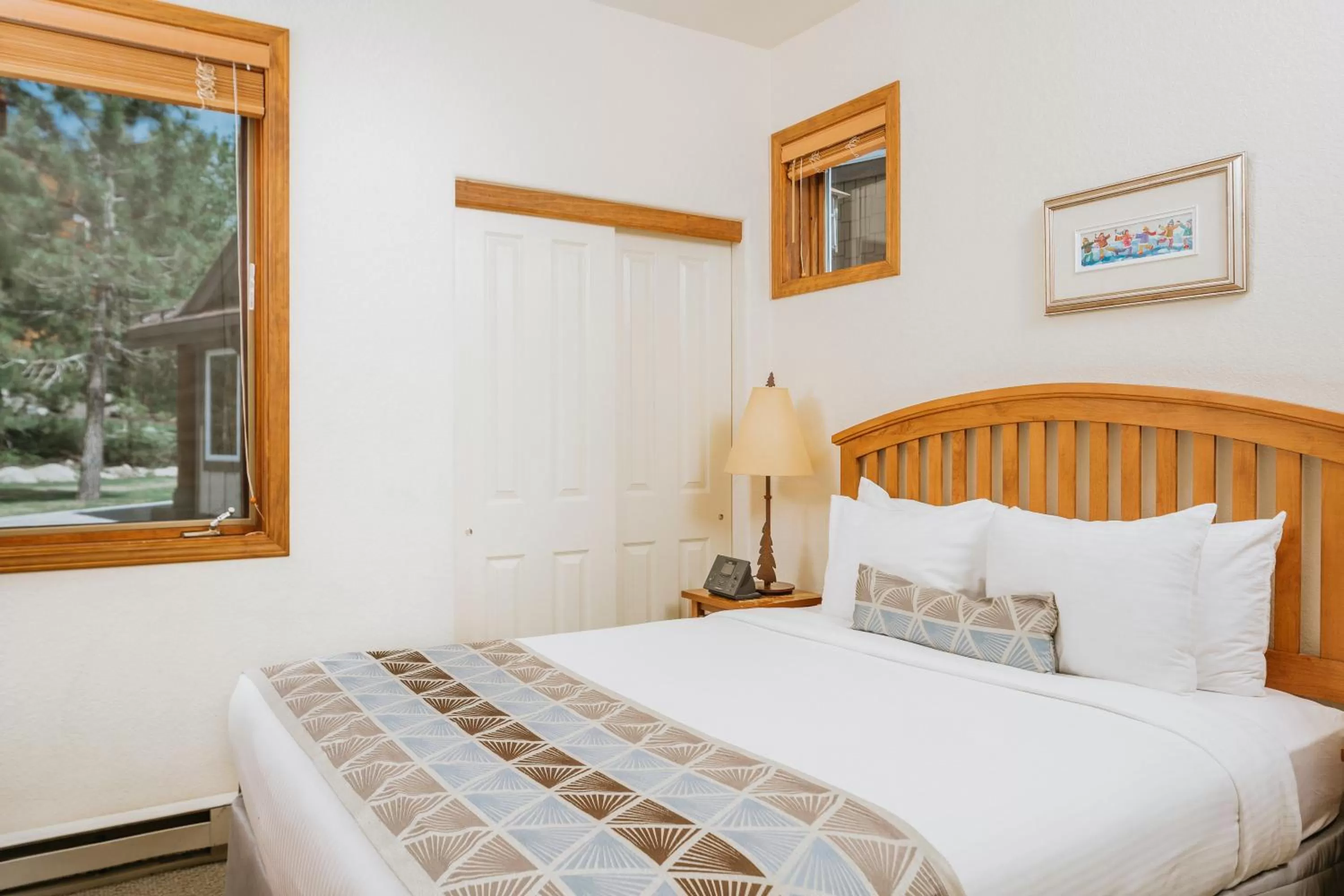 Bedroom, Bed in Juniper Springs Resort