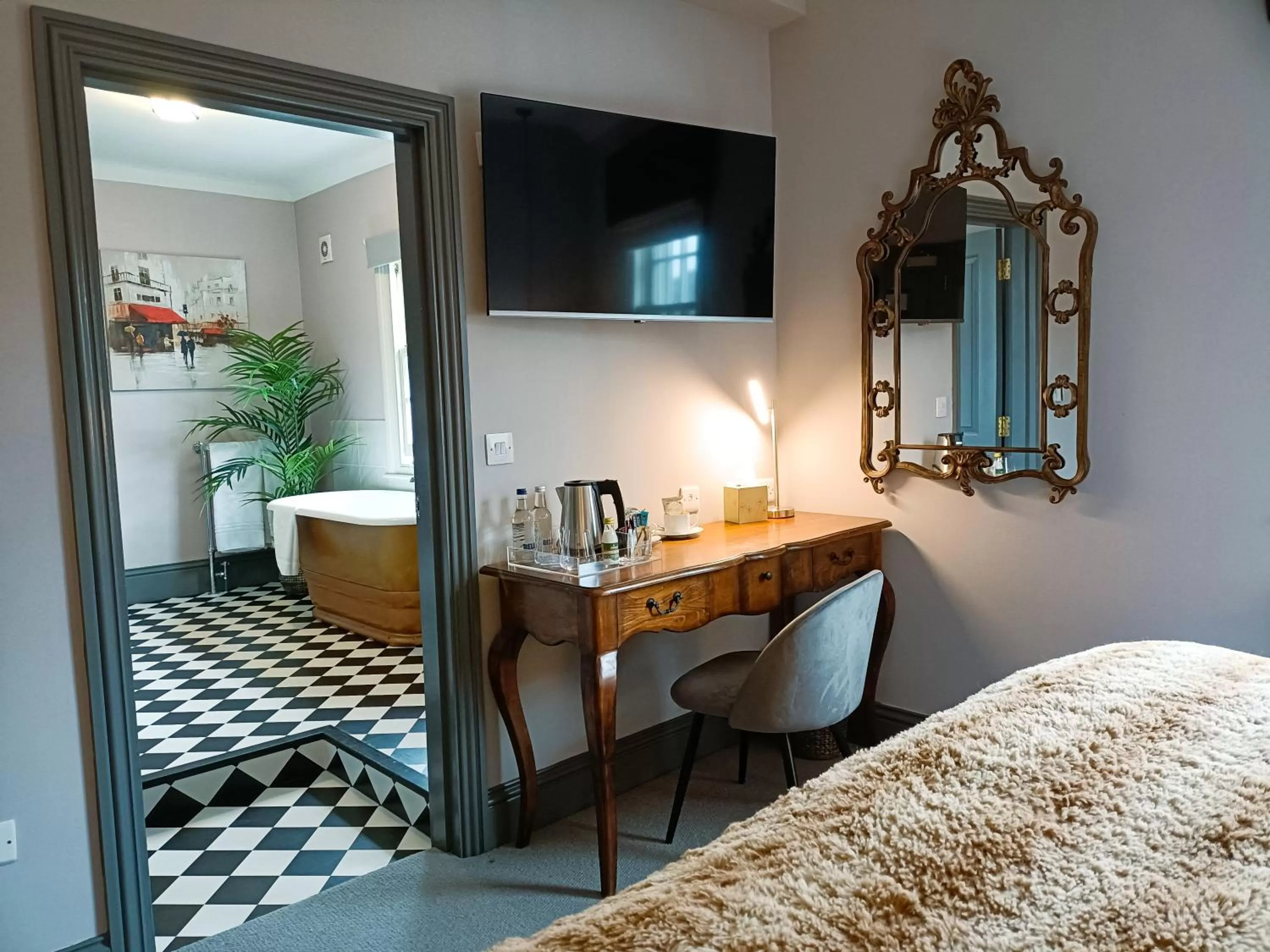 TV and multimedia, TV/Entertainment Center in The Linden Stansted