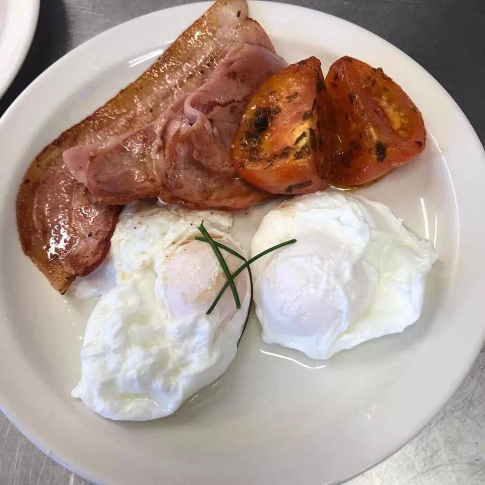 Restaurant/places to eat in Ten Dollar Town Motel