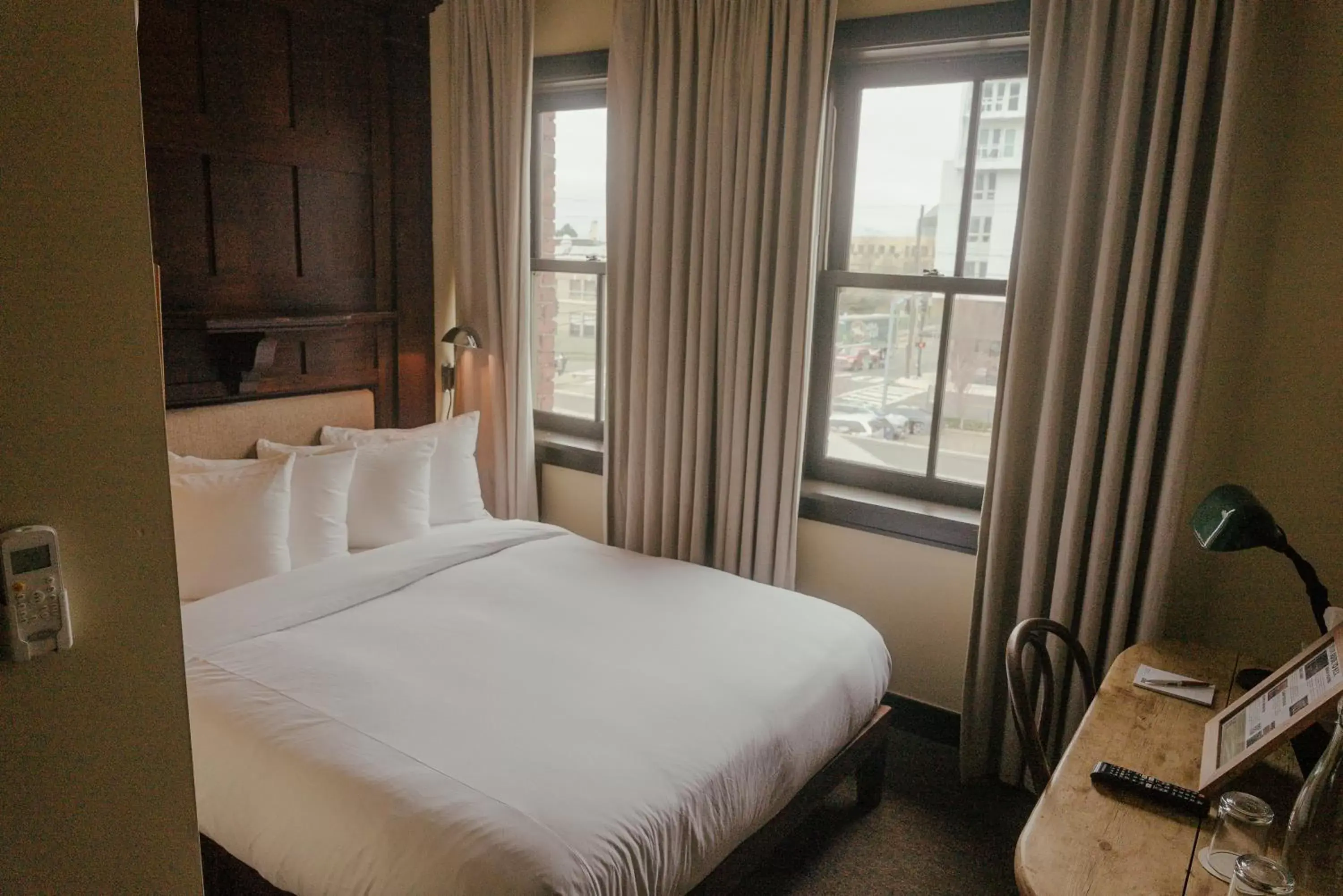 Queen Room with Shared Bathroom in KEX Hotel Queen Room with Shared Bathroom in KEX Hotel