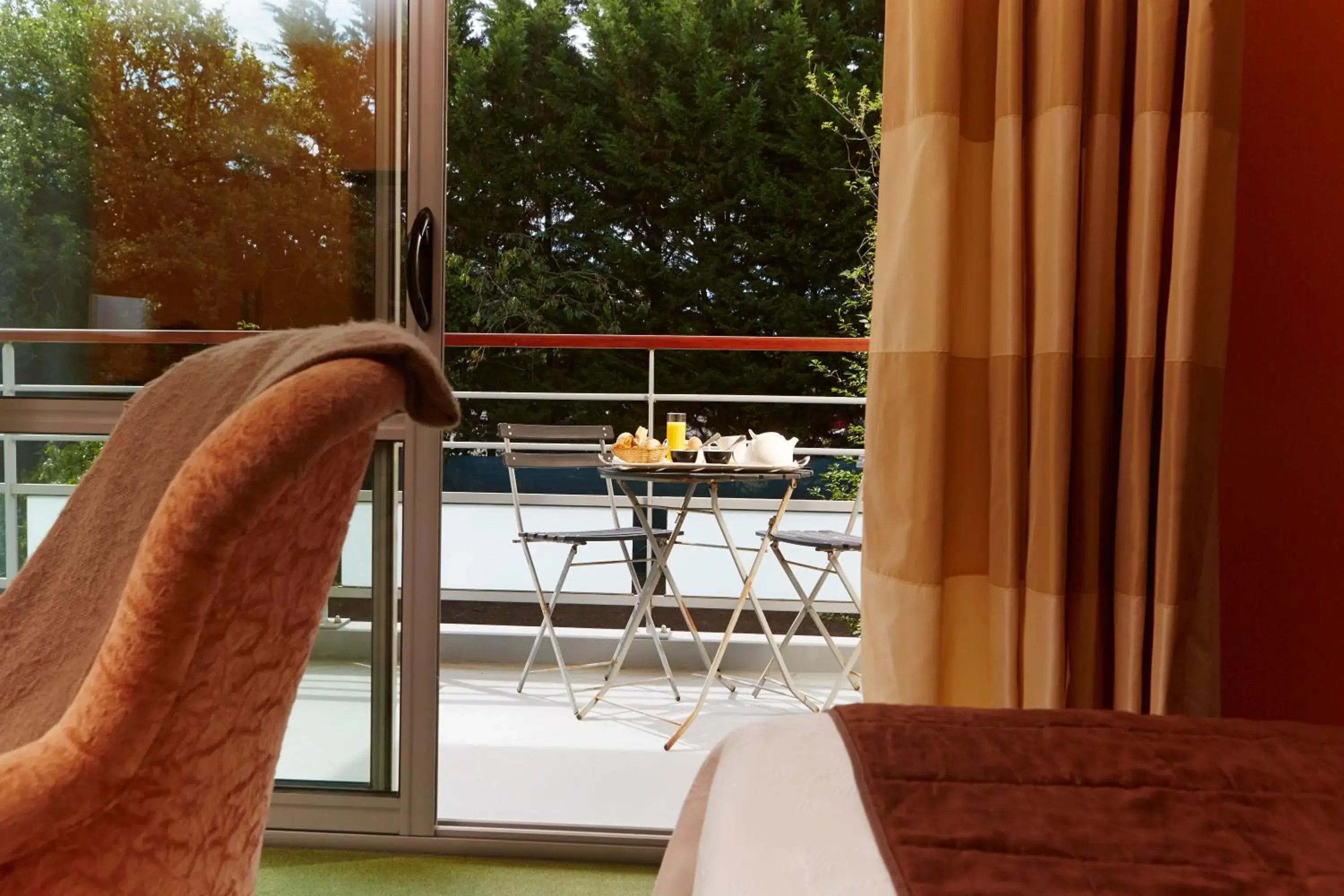 Grand Comfort Double Room in Le Clos Champel Hôtel Restaurant Logis Grand Comfort Double Room in Le Clos Champel Hôtel Restaurant Logis