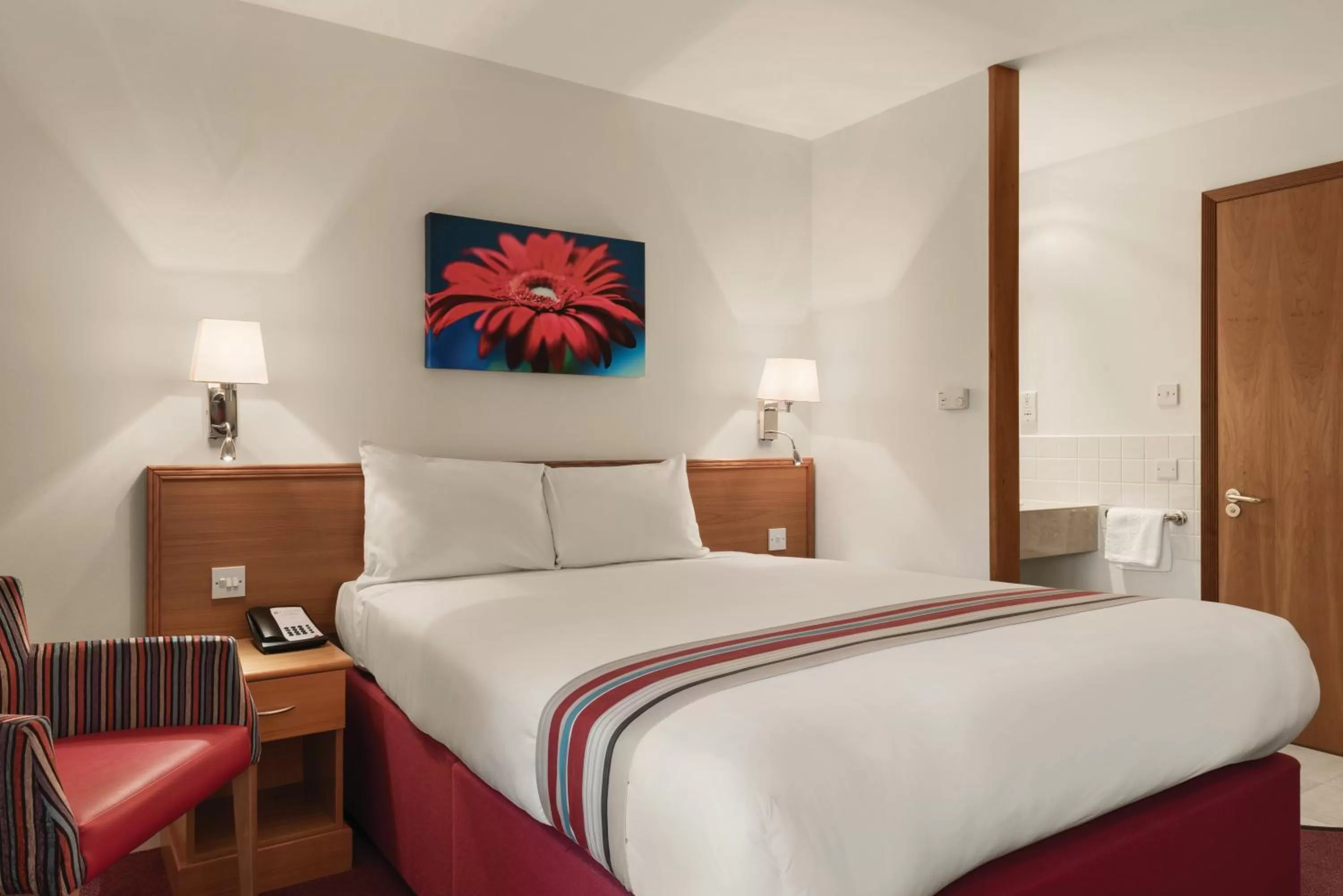 Bed in Ramada Cambridge