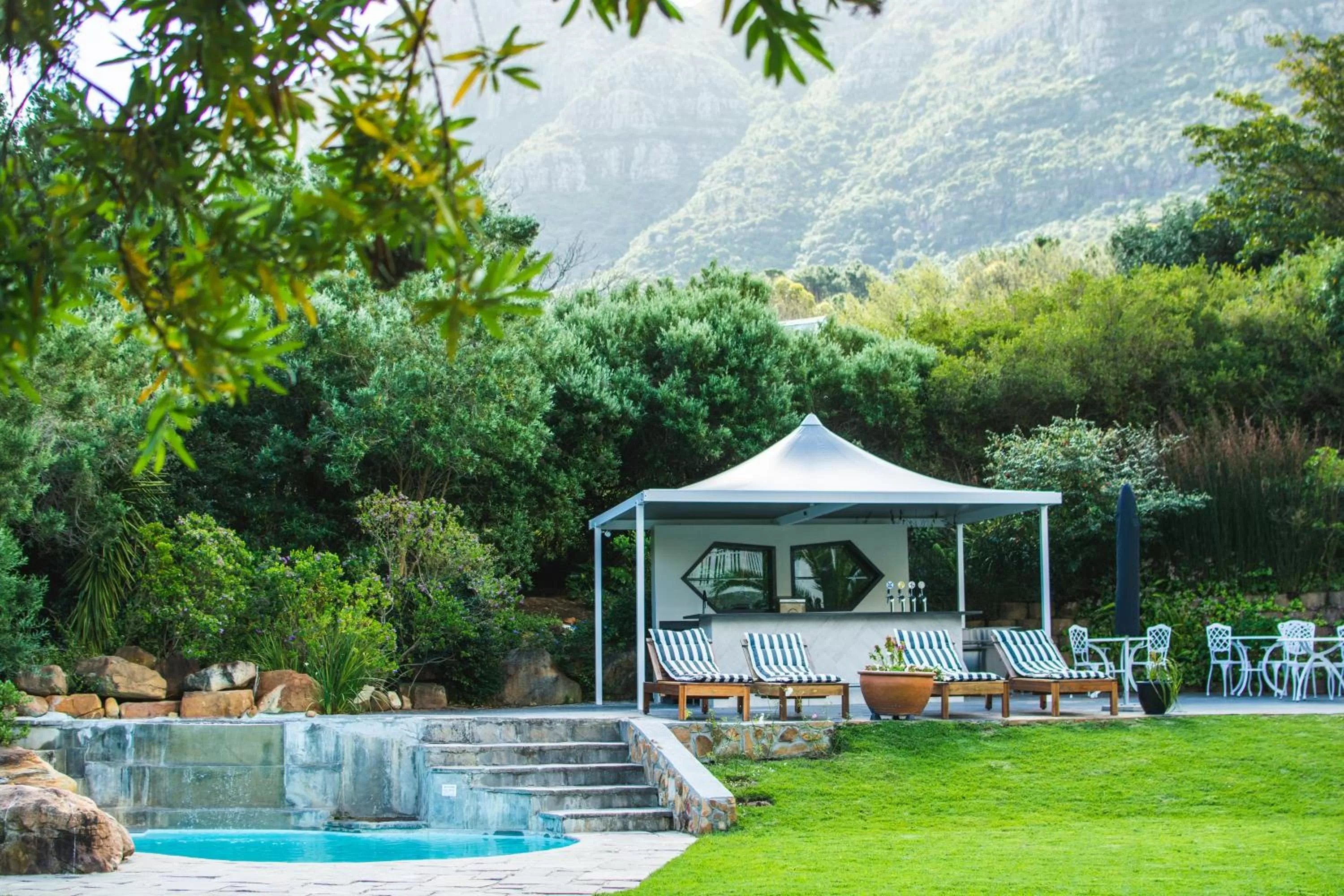Swimming pool in Vida Nova Retreat