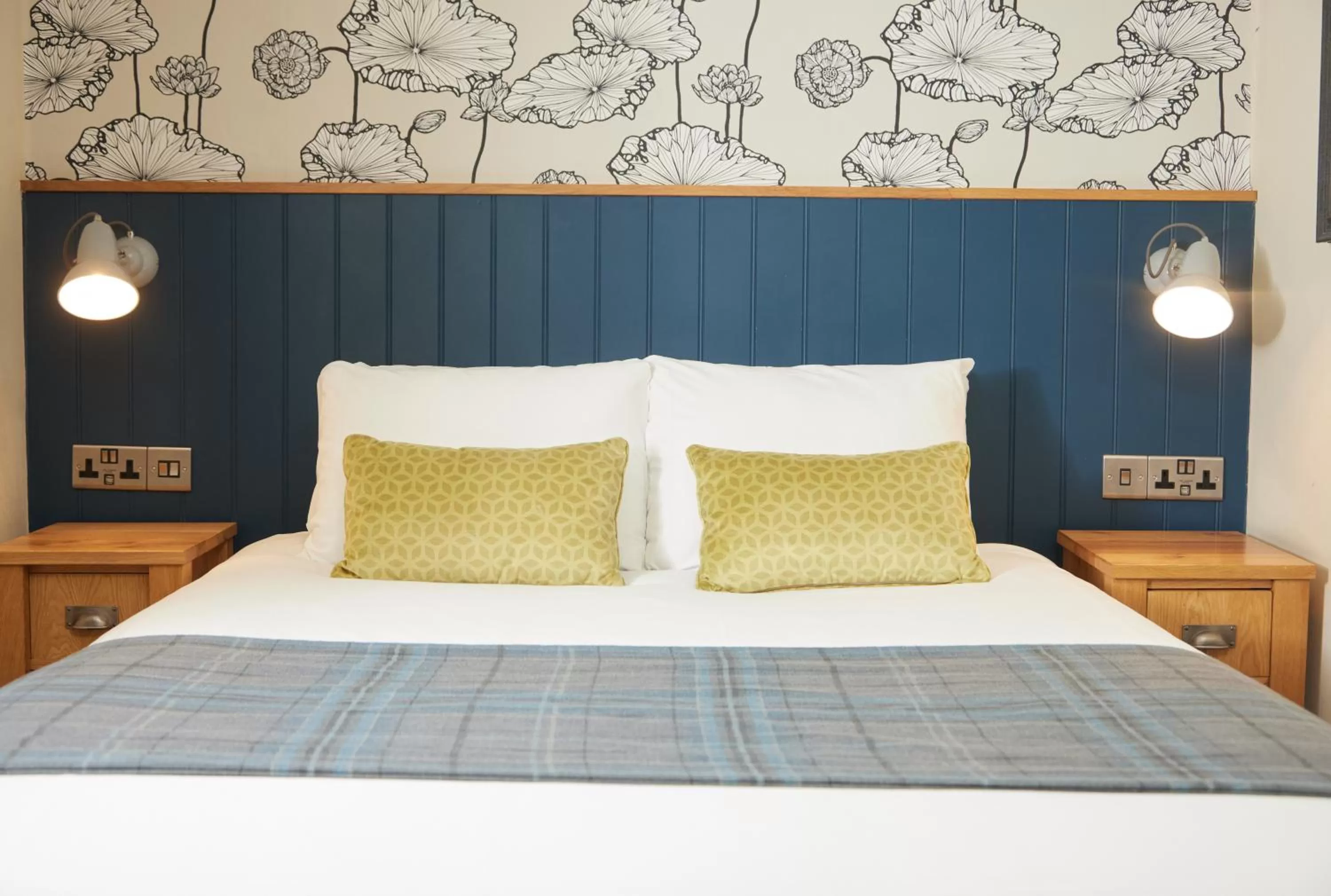 Bedroom, Bed in Red Lion Hotel by Greene King Inns