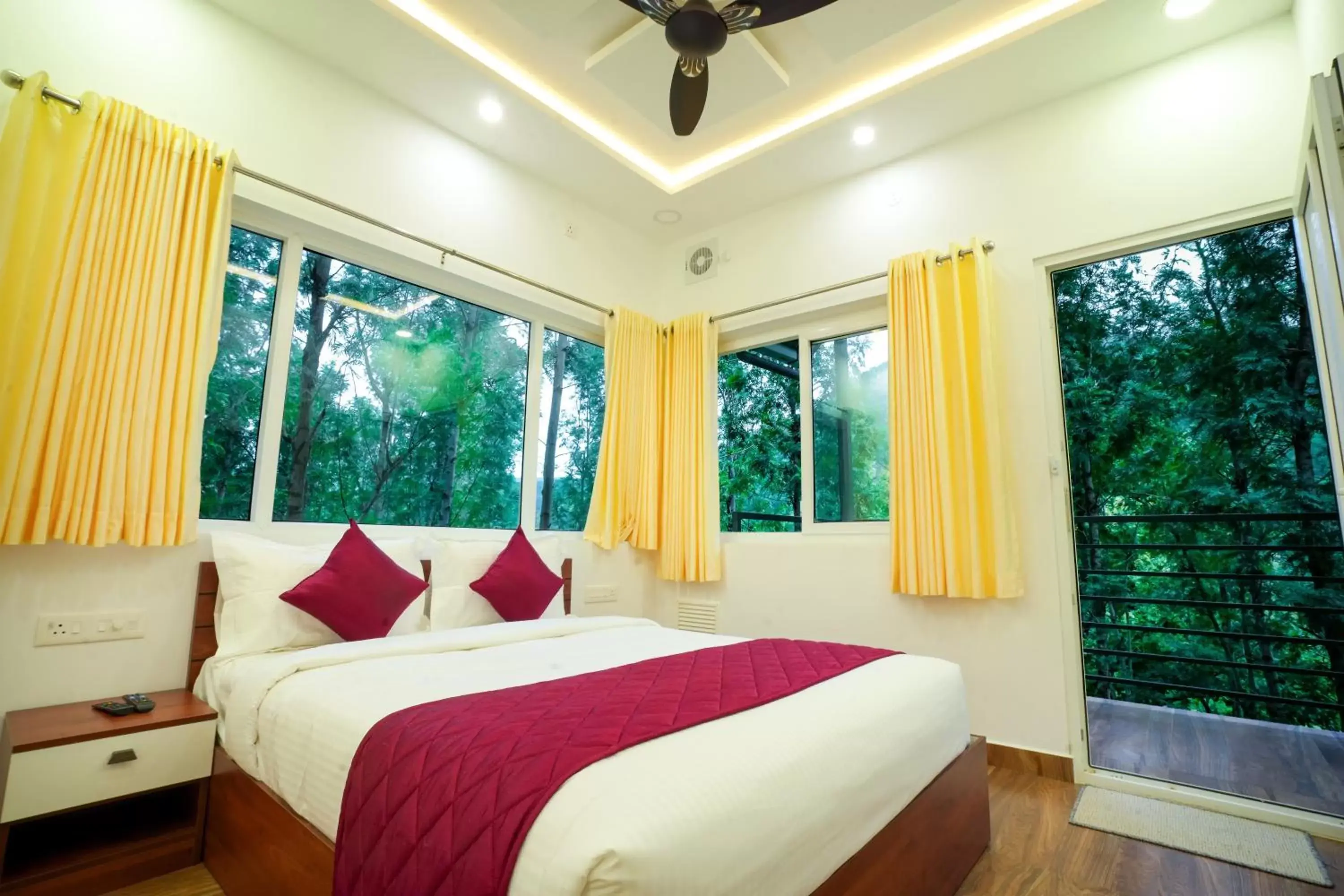 Deluxe Room - single occupancy in Misty Range Resorts Deluxe Room - single occupancy in Misty Range Resorts