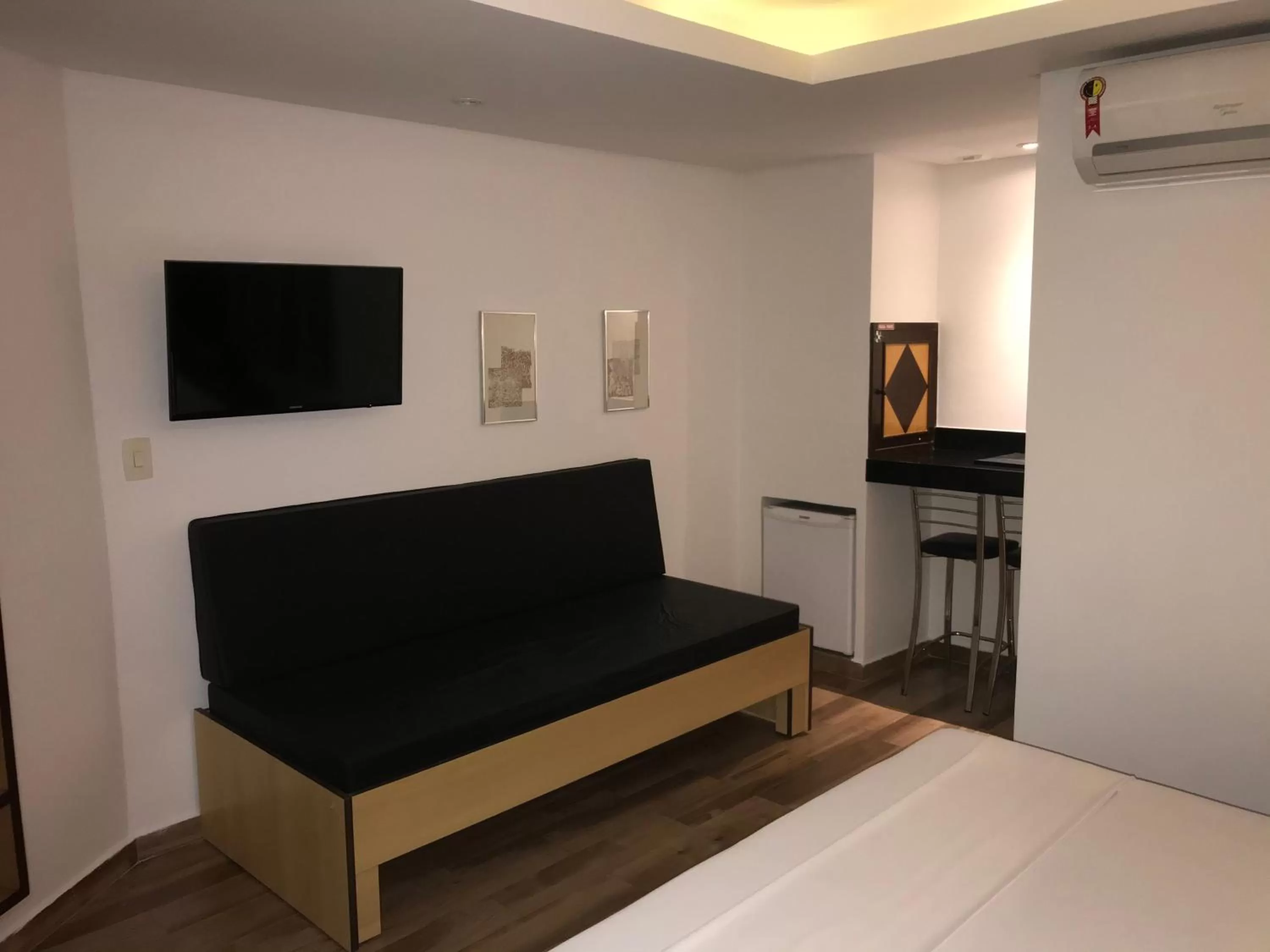 Staff, Seating Area in Hotel Estrela da Agua Fria