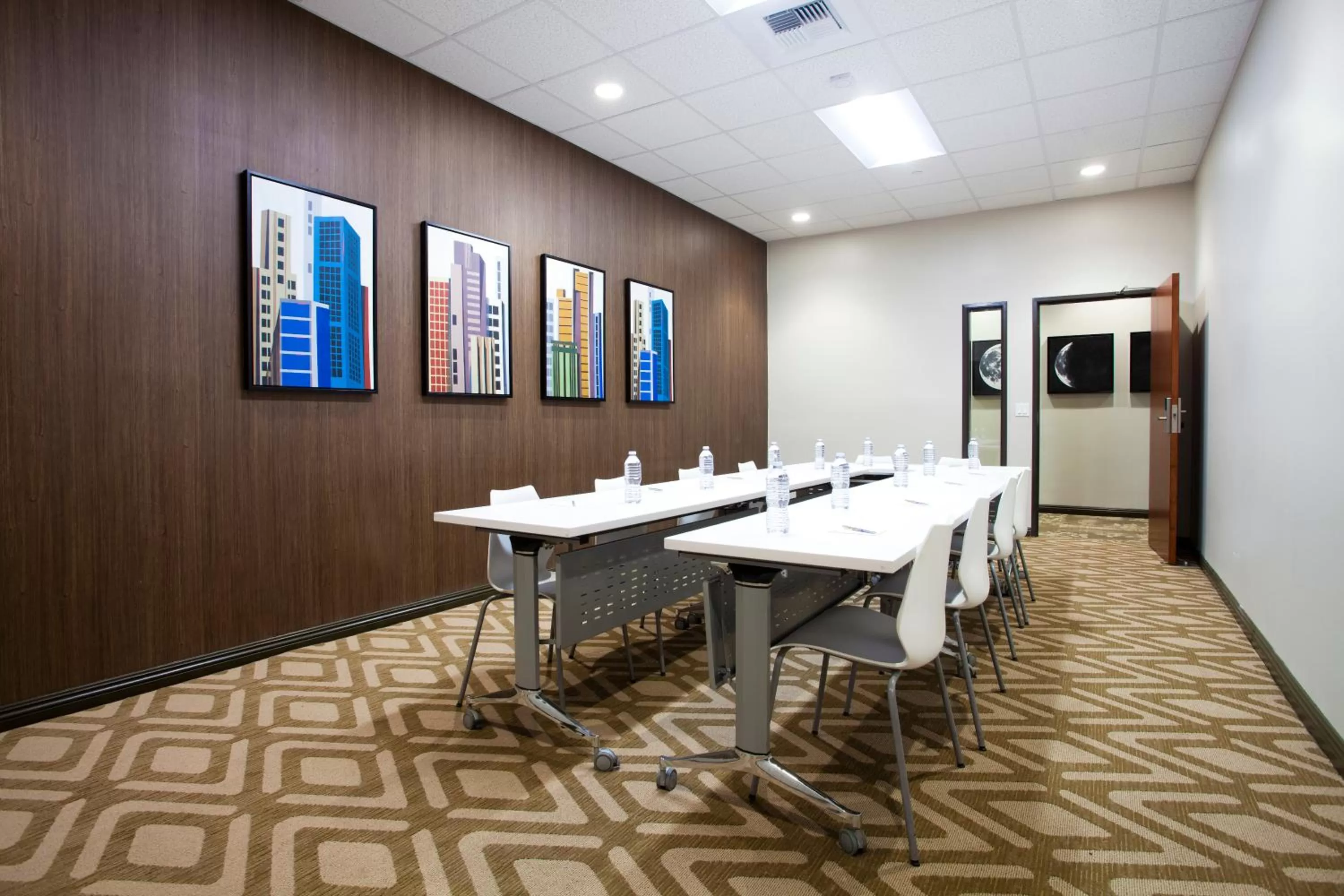 Meeting/conference room in Redac Gateway Hotel Torrance