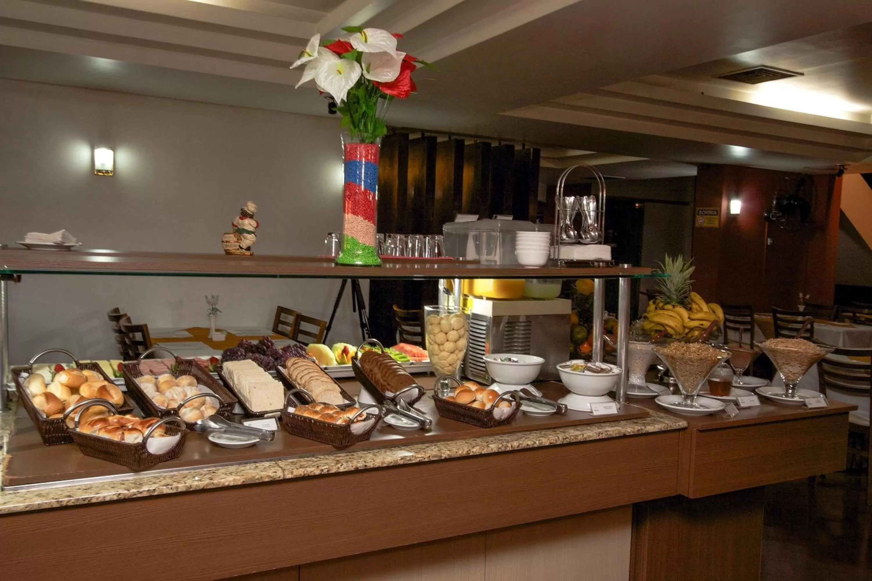 Food and drinks in Bristol Metropolitan Curitiba Centro