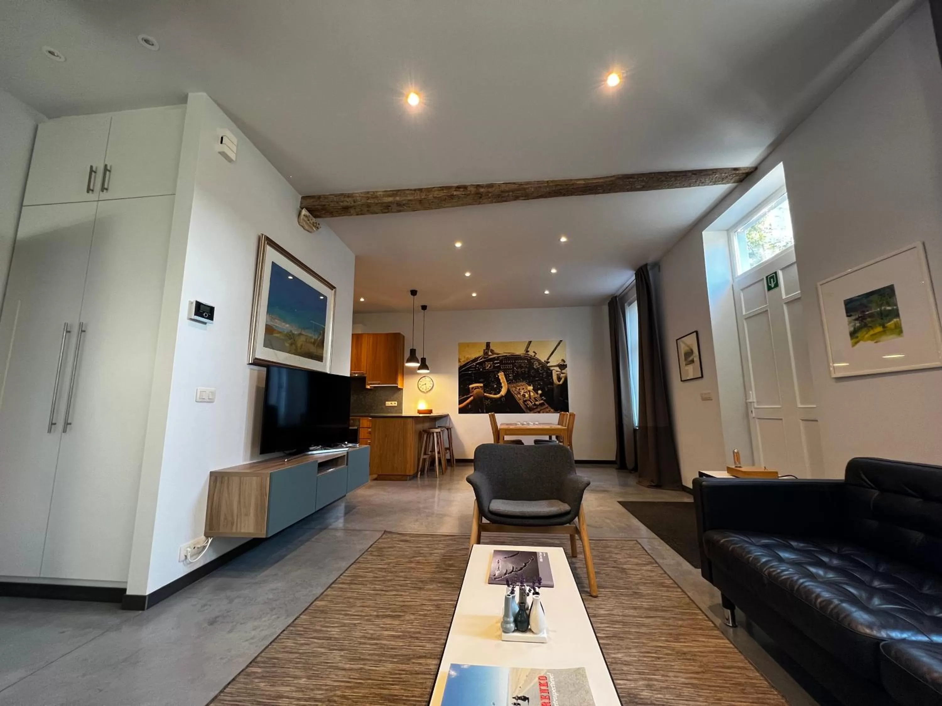 Communal lounge/ TV room in B&B Den Engel