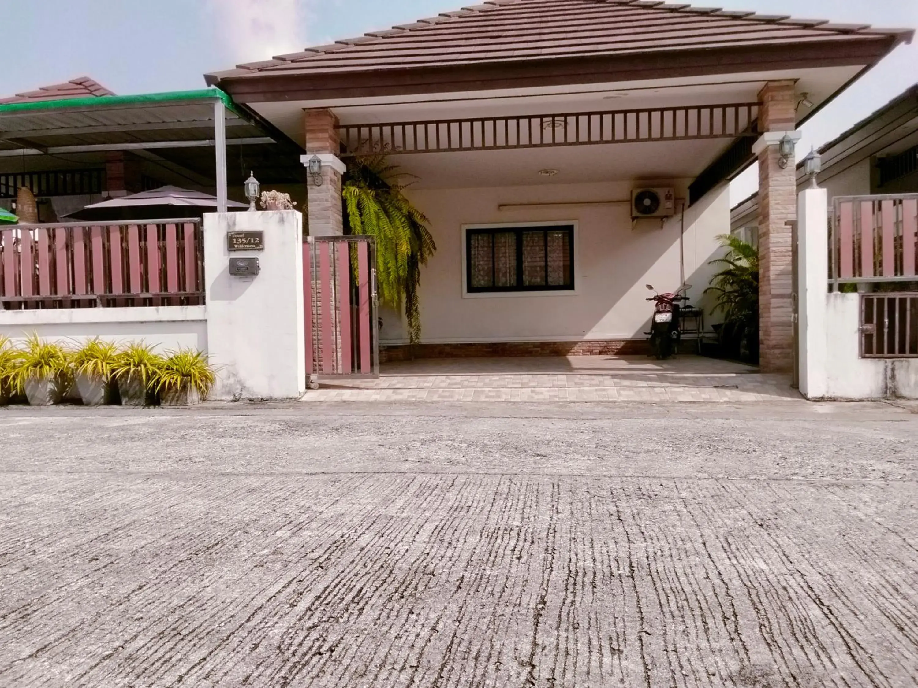 Three-Bedroom House in Wilderness Three-Bedroom House in Wilderness